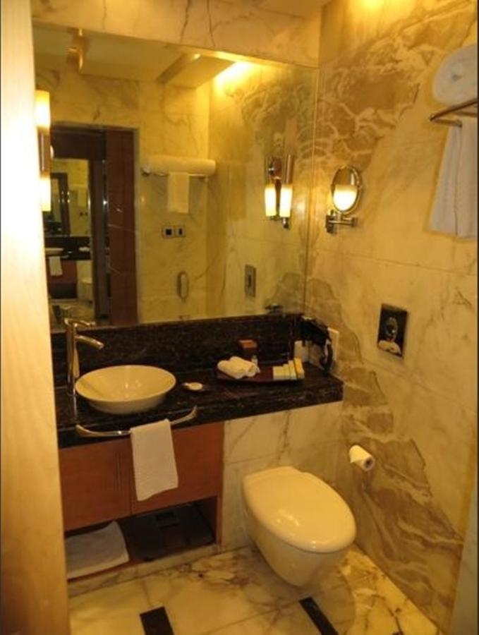 Radisson Blu Marina Connaught Place
