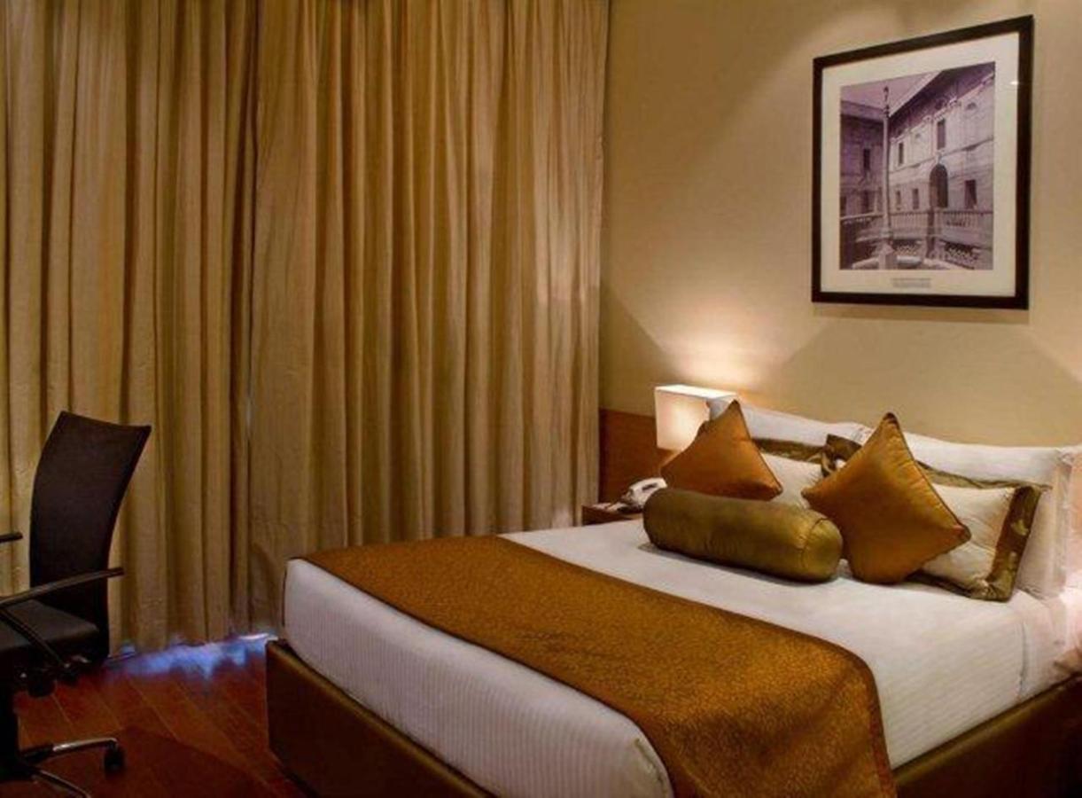 Radisson Blu Marina Connaught Place