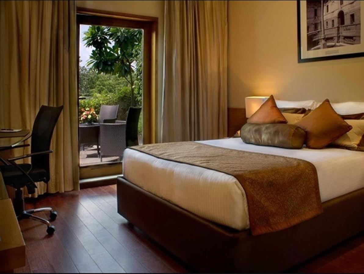 Radisson Blu Marina Connaught Place