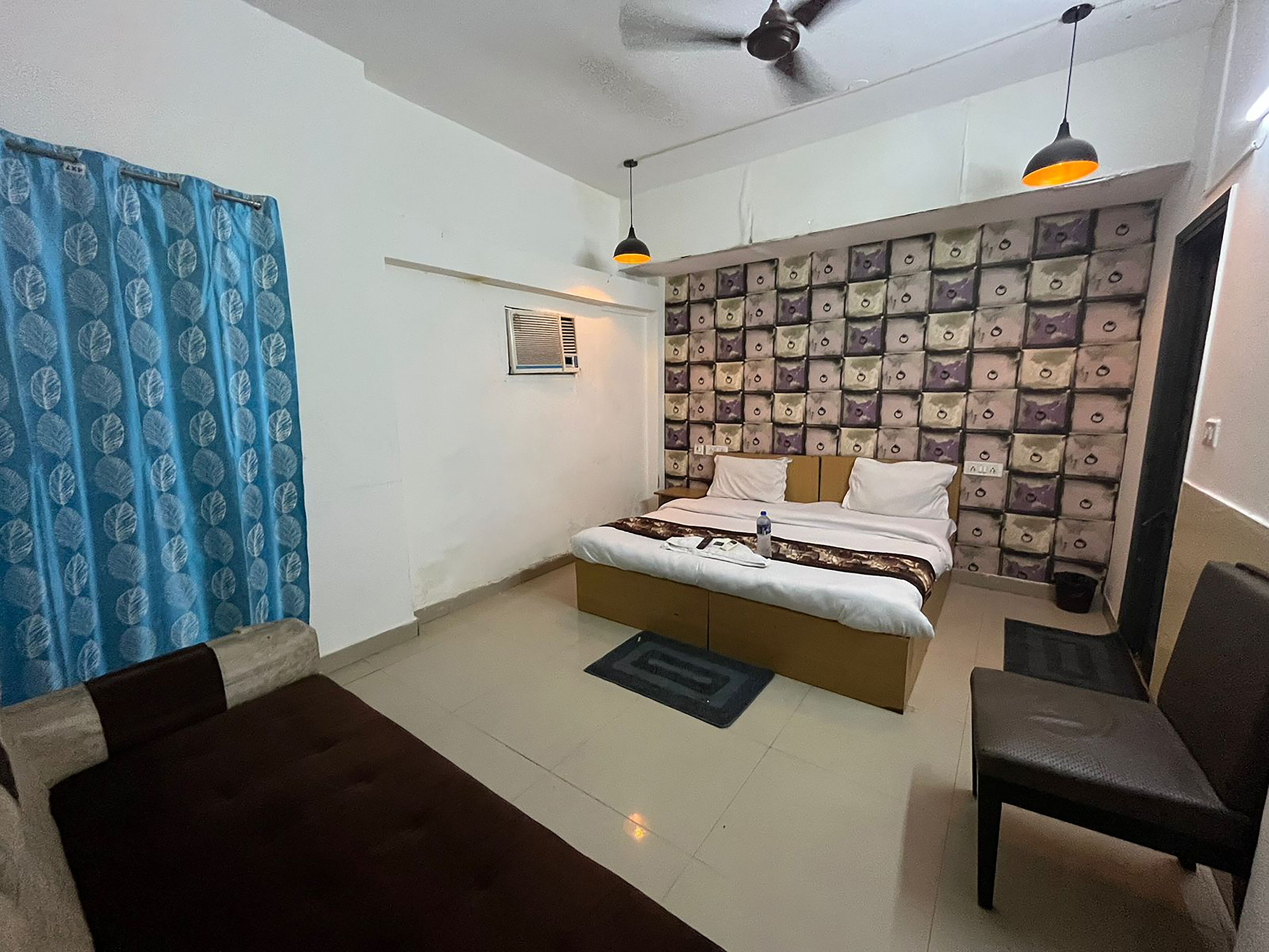 Roomshala 116 Krishna Villa