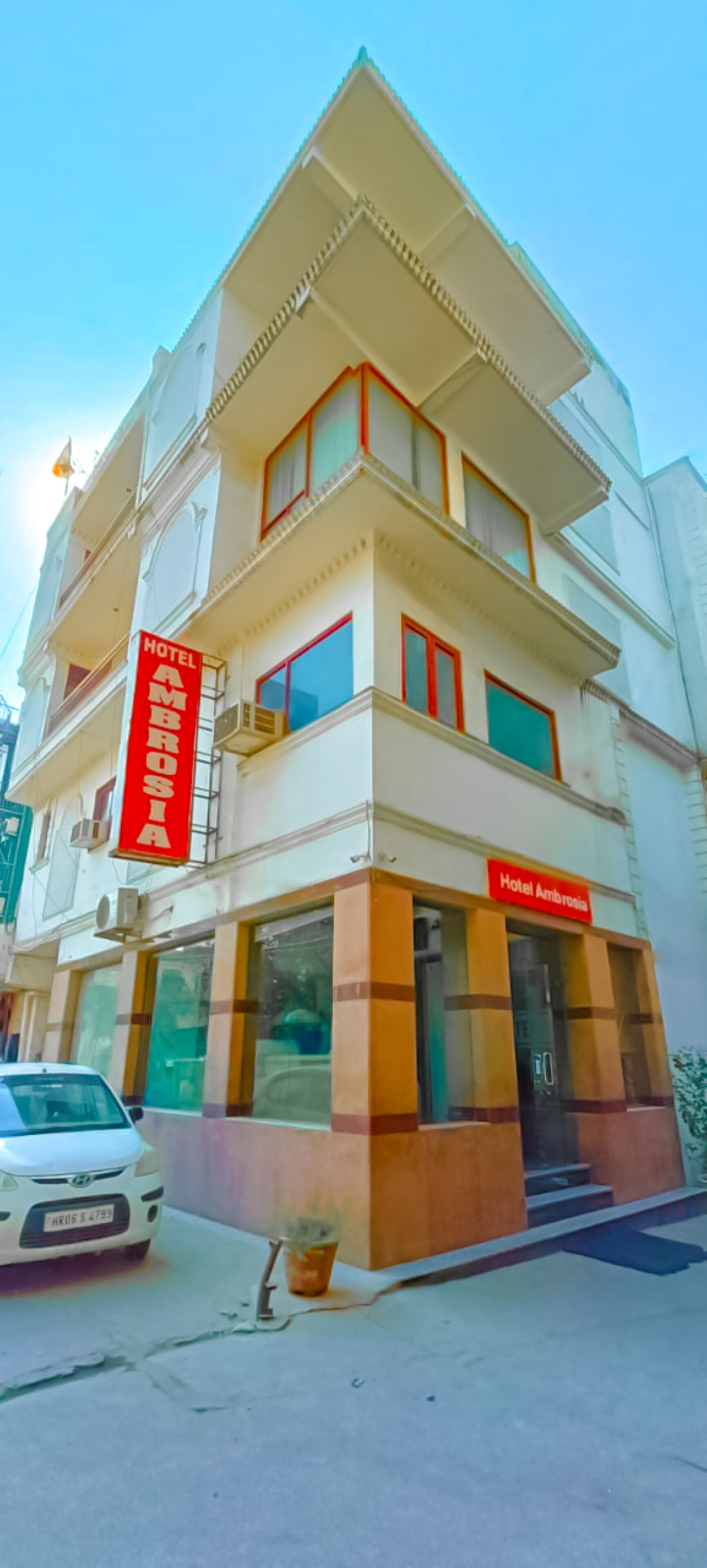 Roomshala Hotel Ambrosia