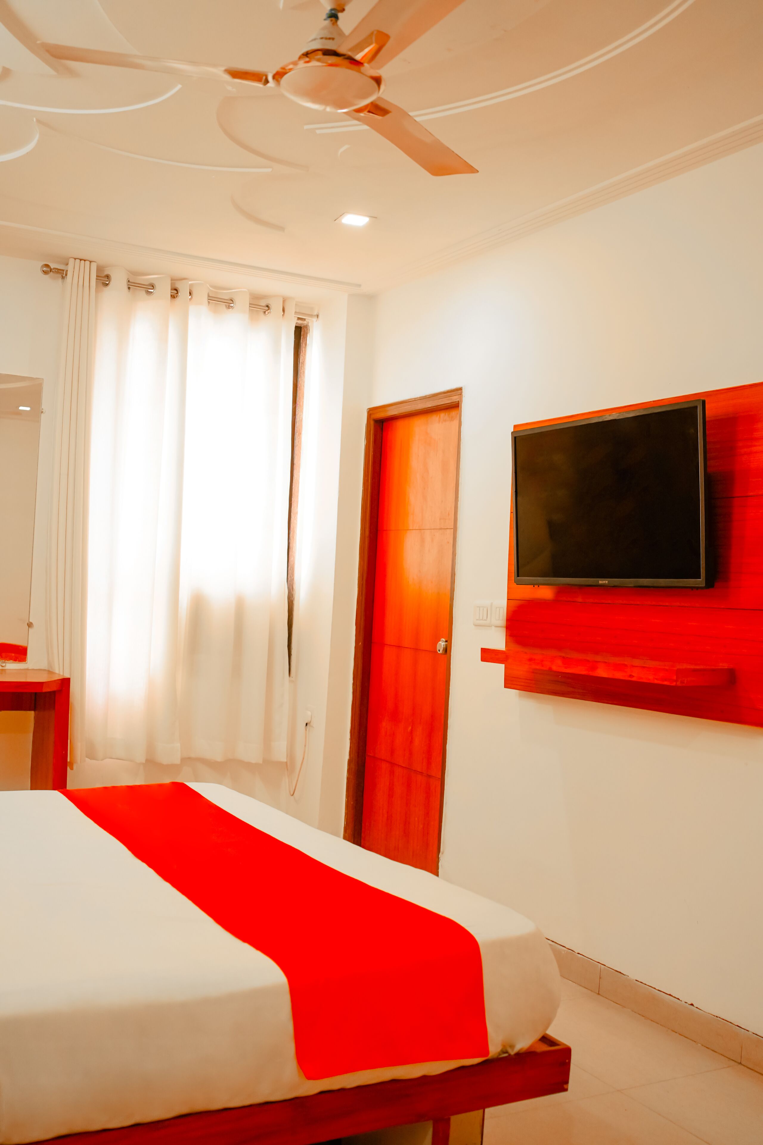 Roomshala Hotel Ambrosia