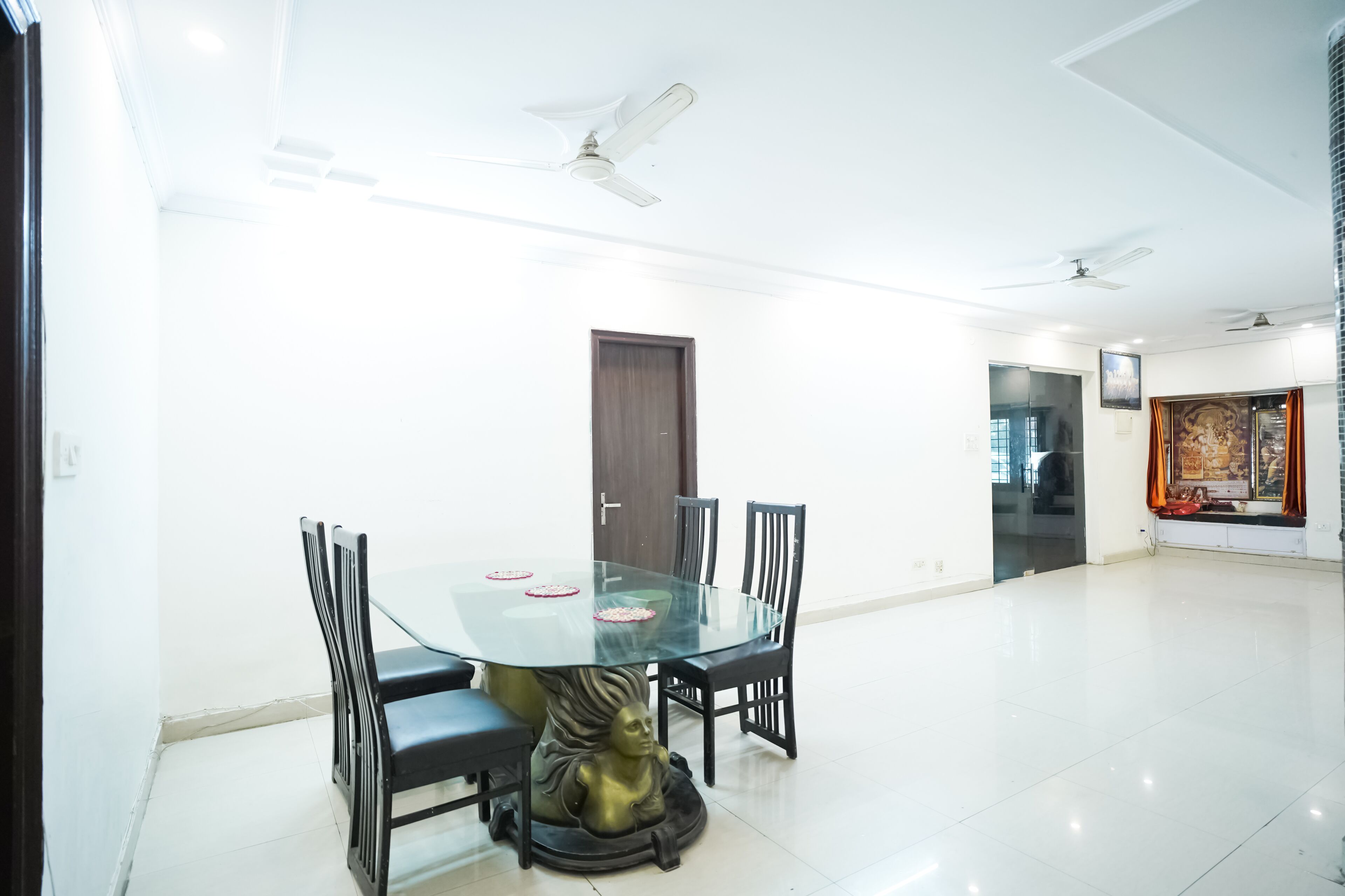 Roomshala Hotel Oscar