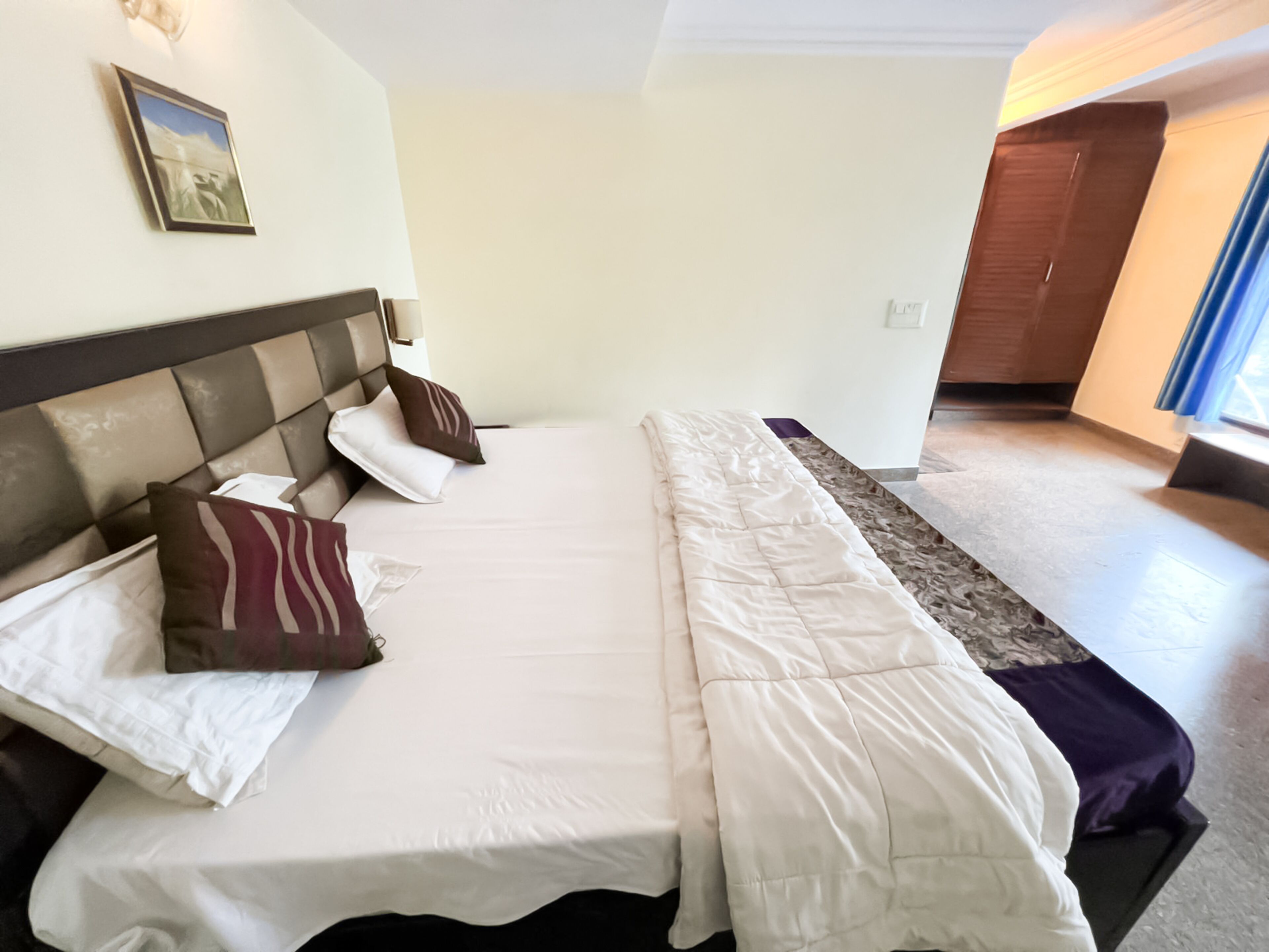 Roomshala Hotel Silver Inn
