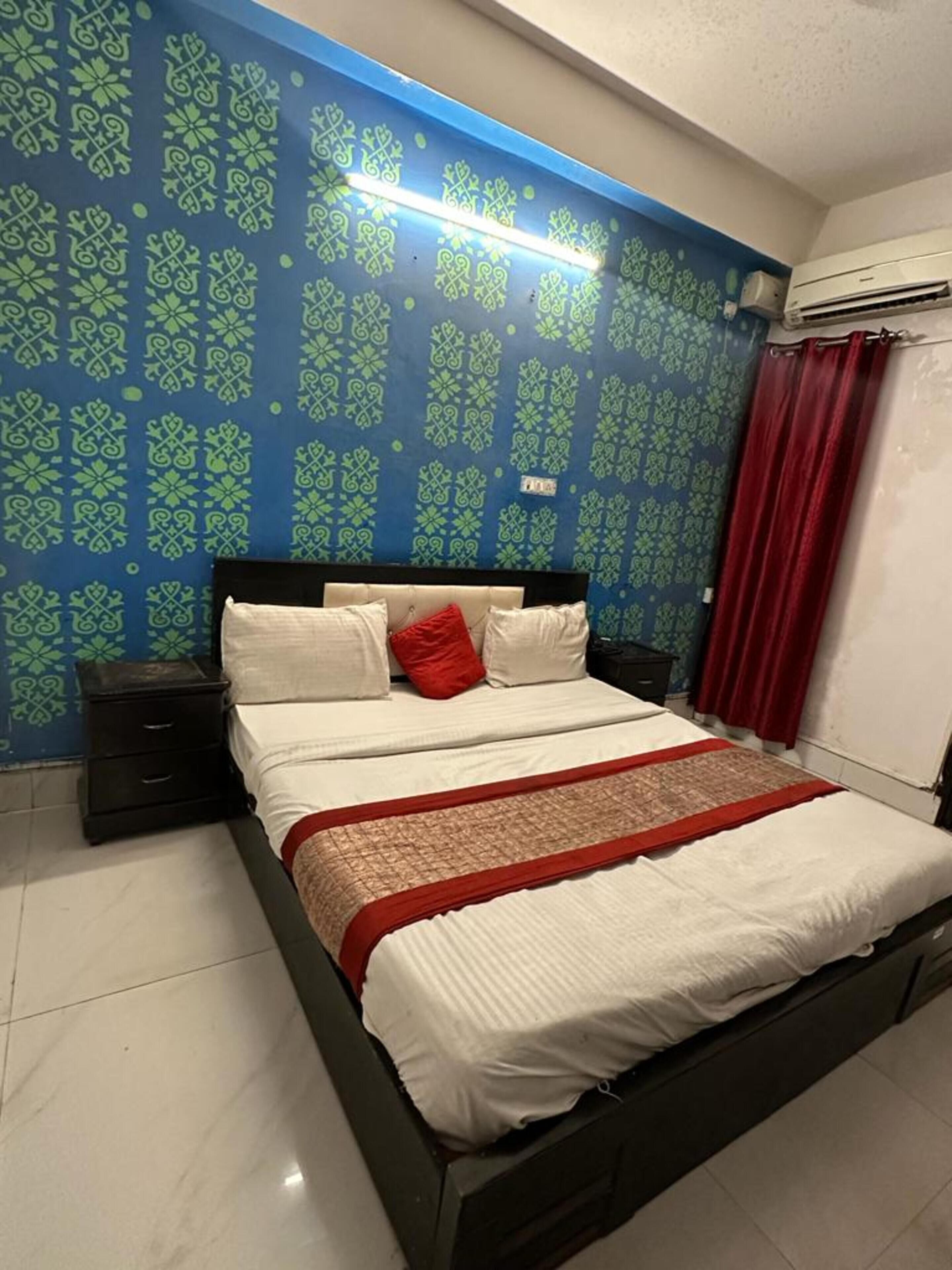 Roomshala Silver Key