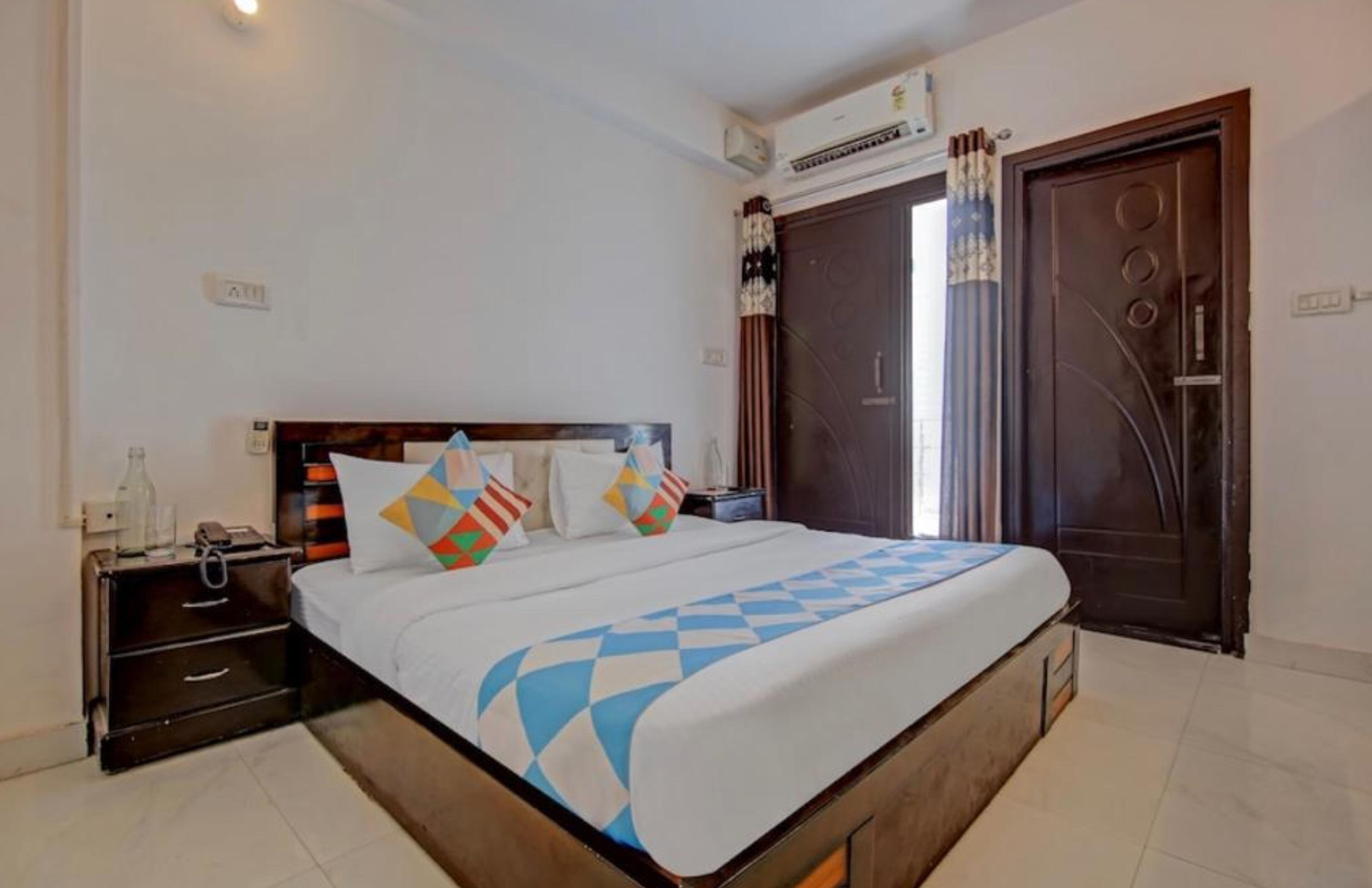 Roomshala Silver Key