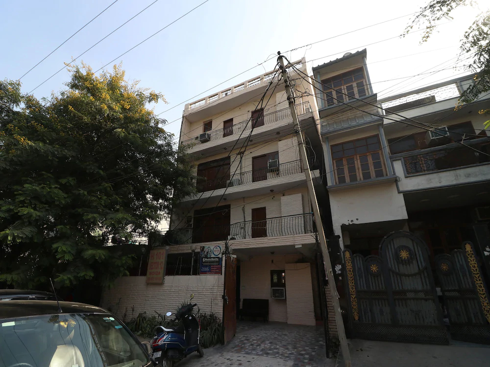 Royal Palace by OYO Rooms