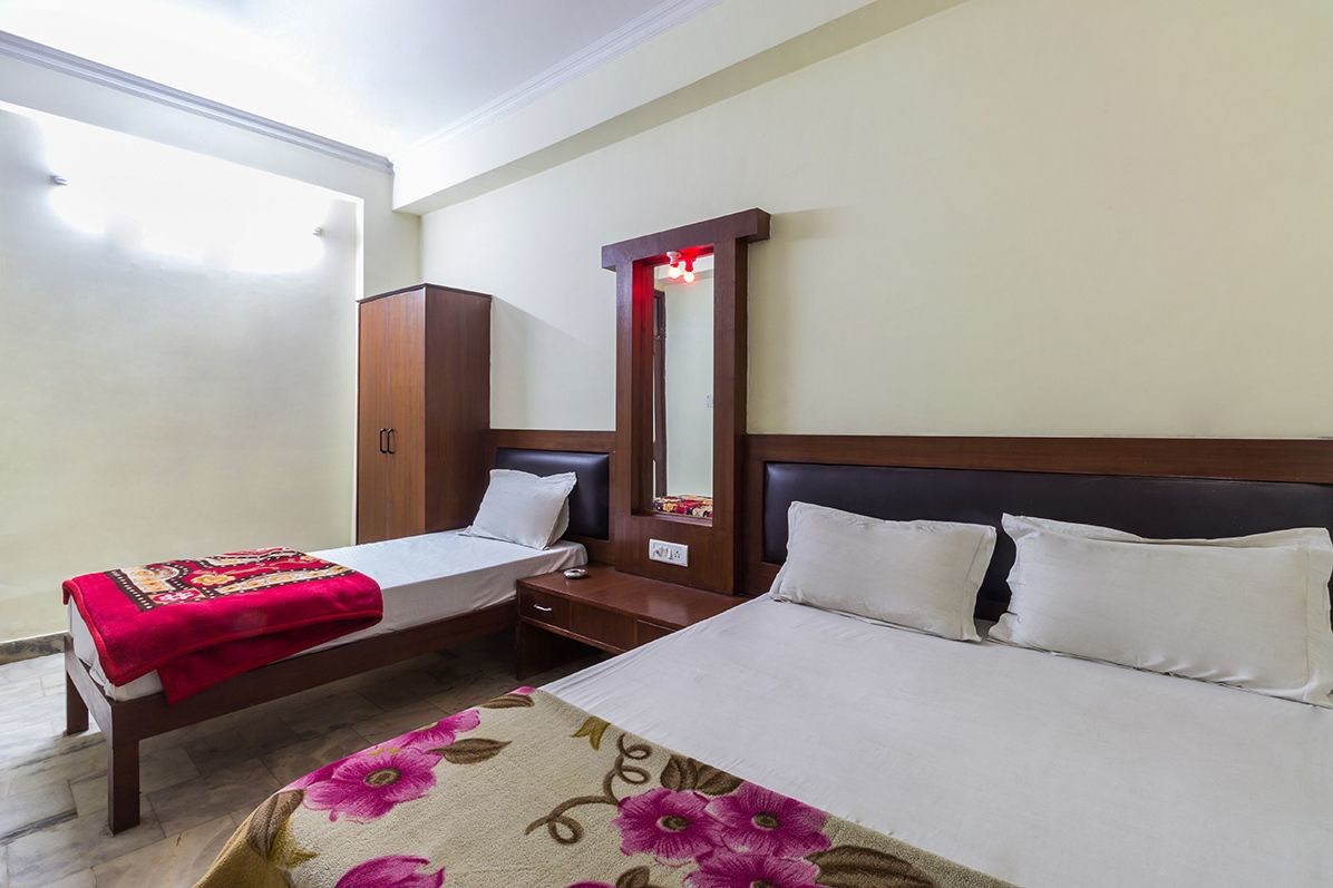 Hotel Sahara International Deluxe