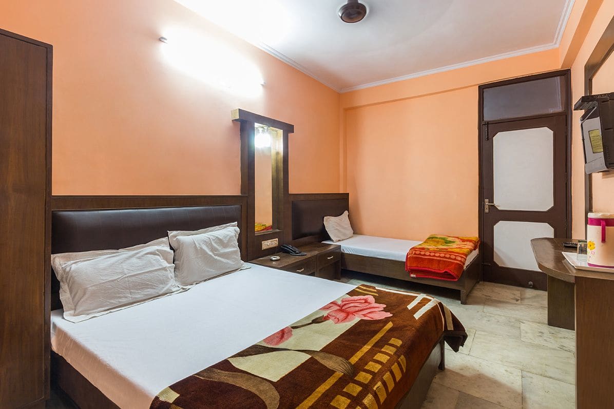Hotel Sahara International Deluxe