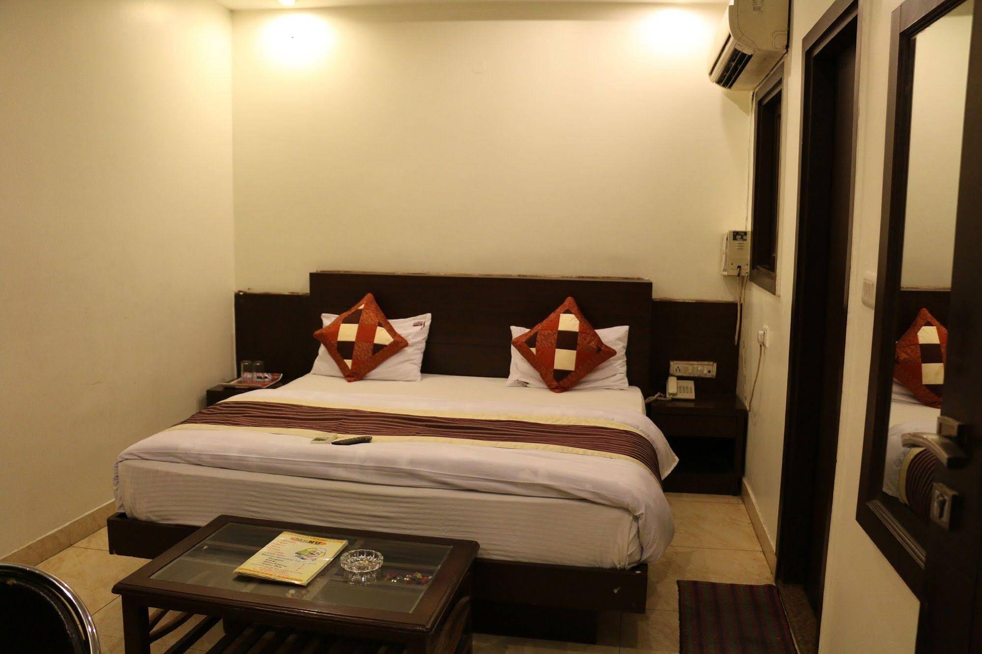 Seven Seas Inn