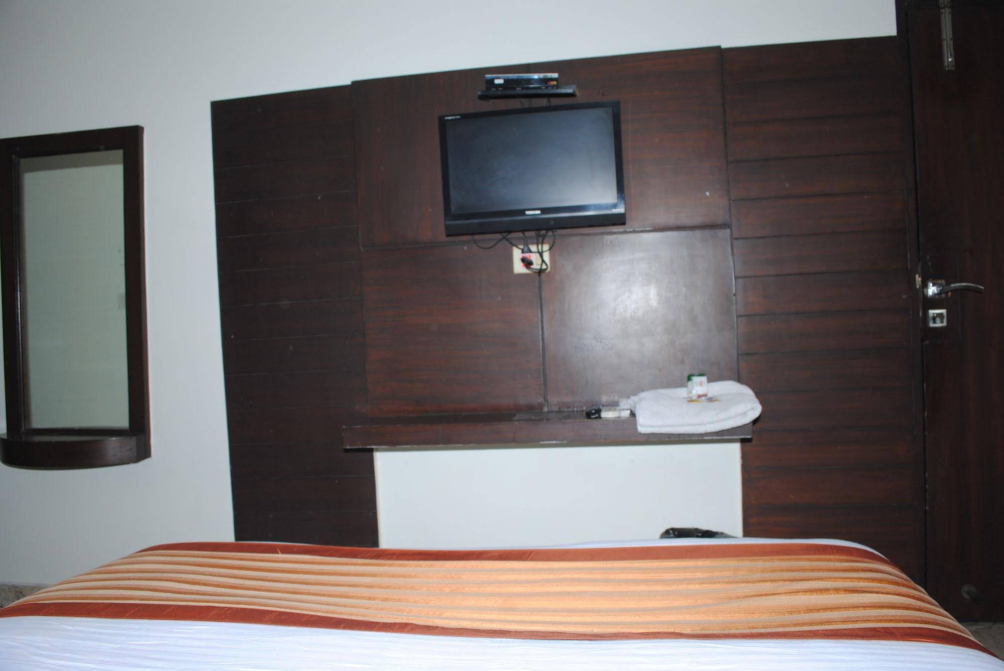 Seven Seas Inn