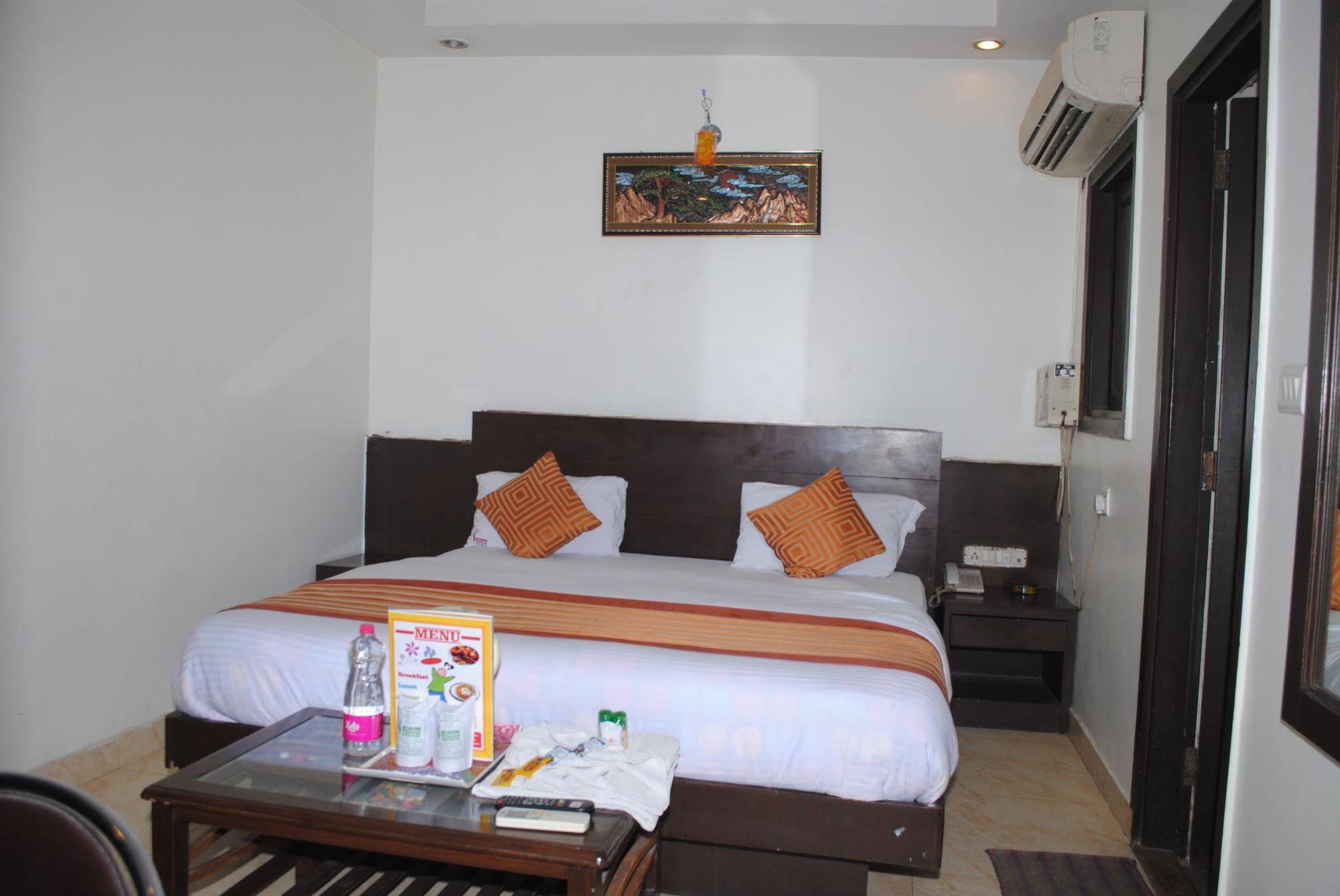 Seven Seas Inn