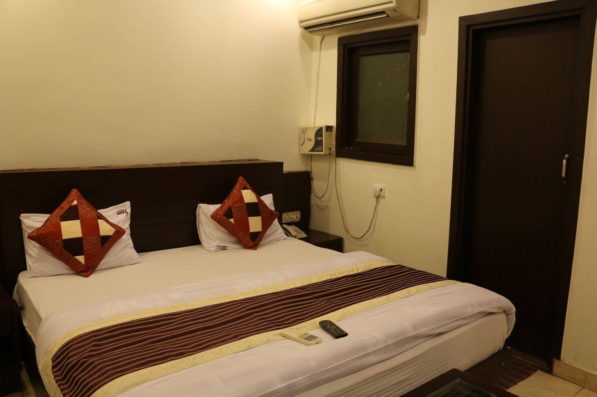Seven Seas Inn