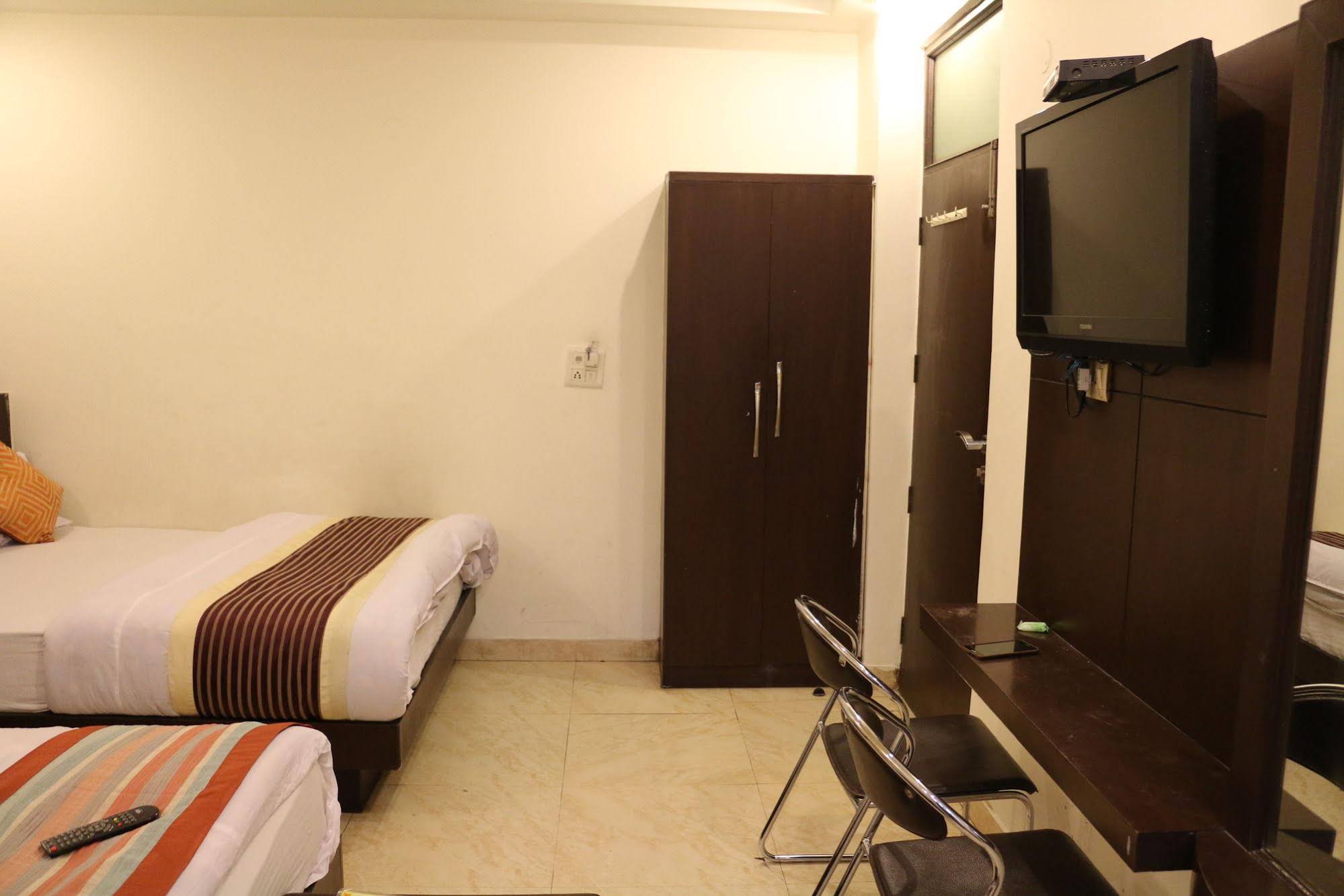 Seven Seas Inn