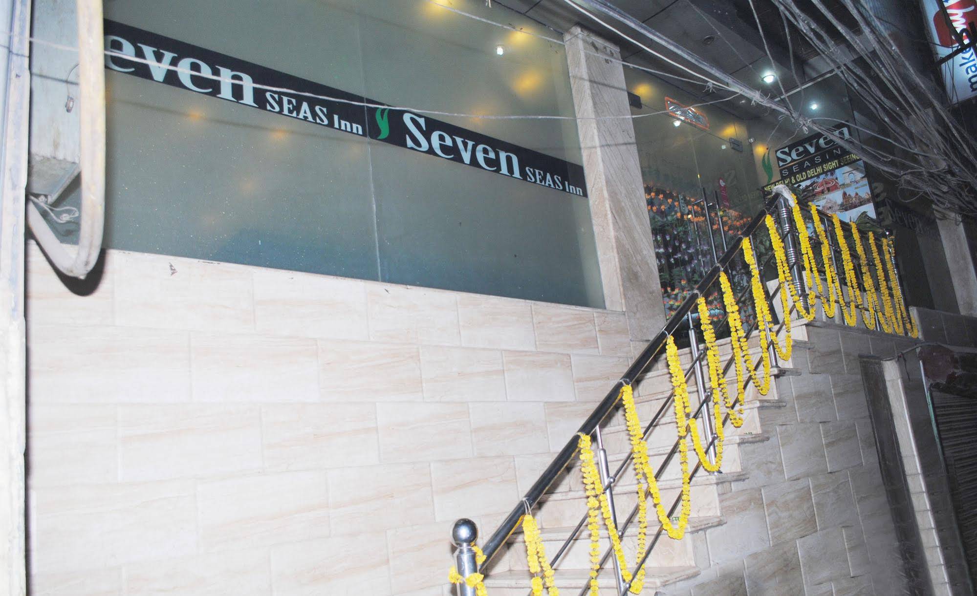 Seven Seas Inn