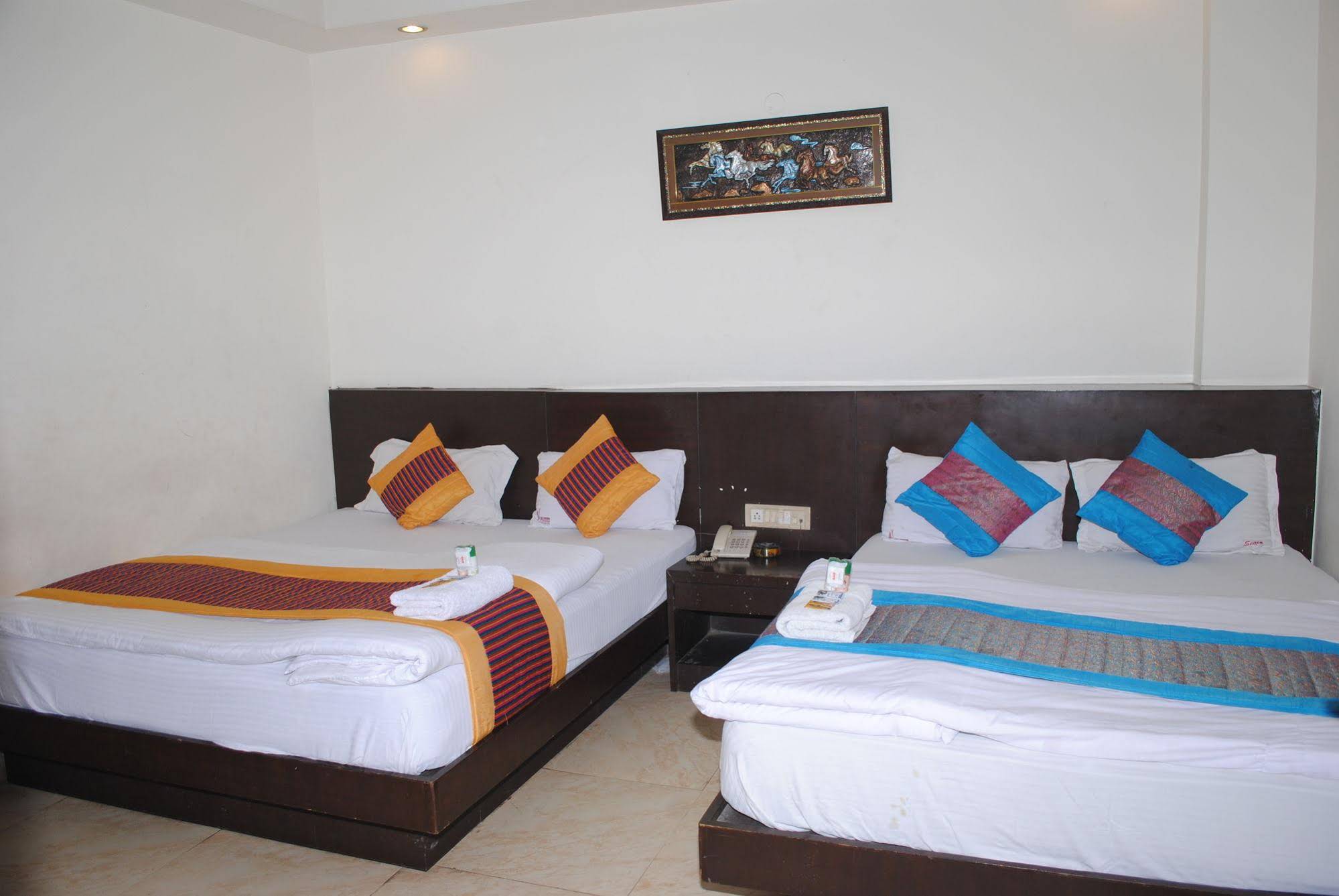 Seven Seas Inn