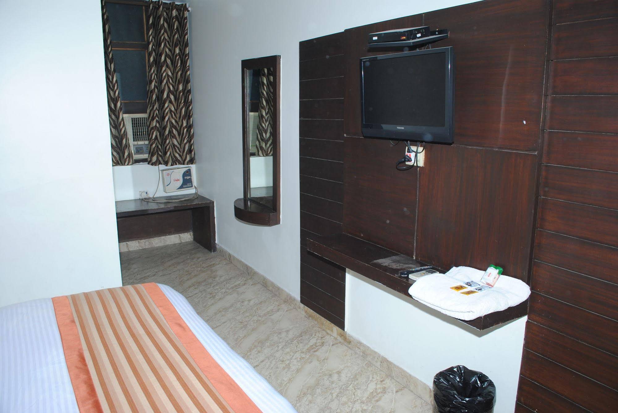 Seven Seas Inn