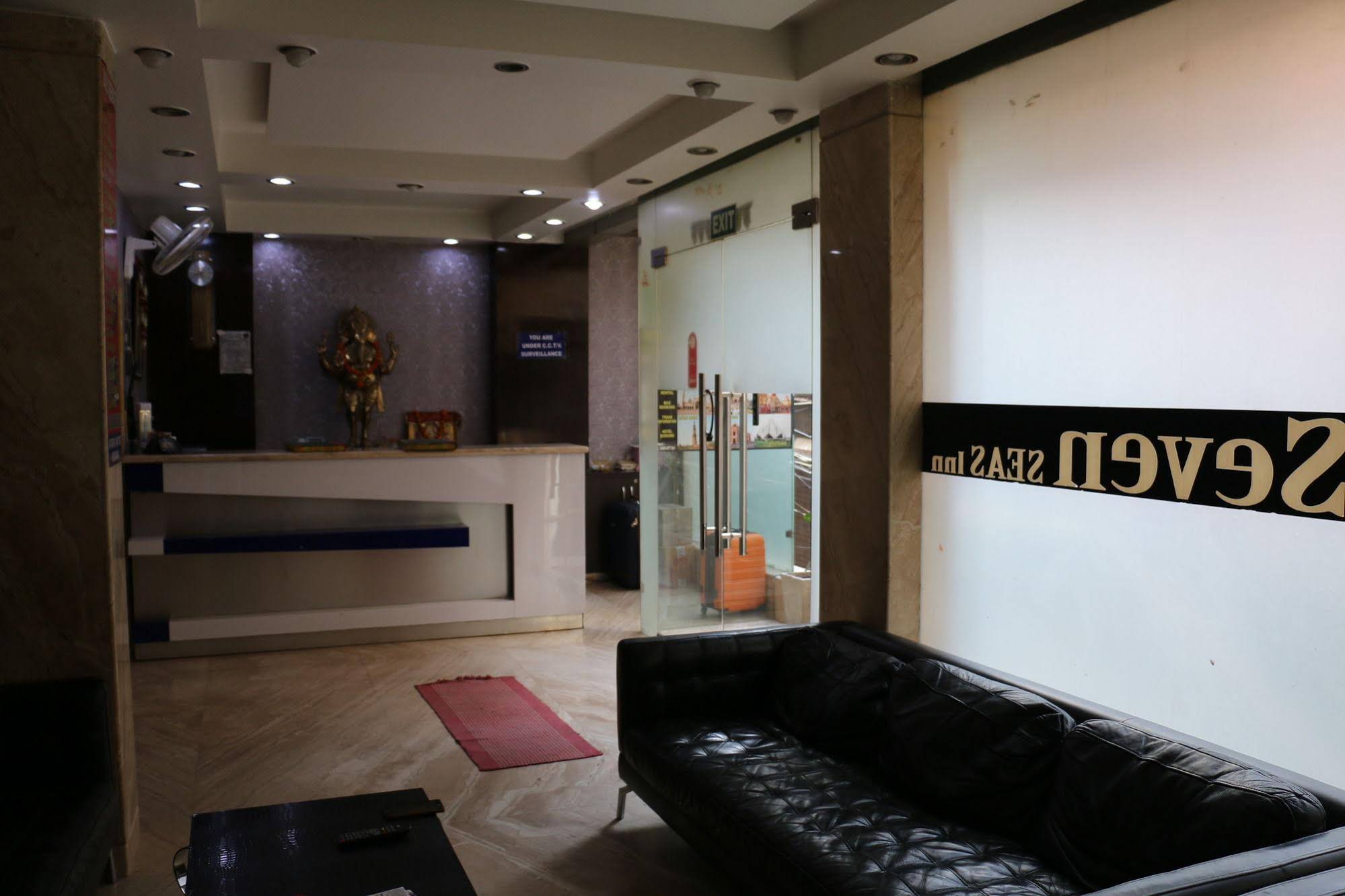Seven Seas Inn