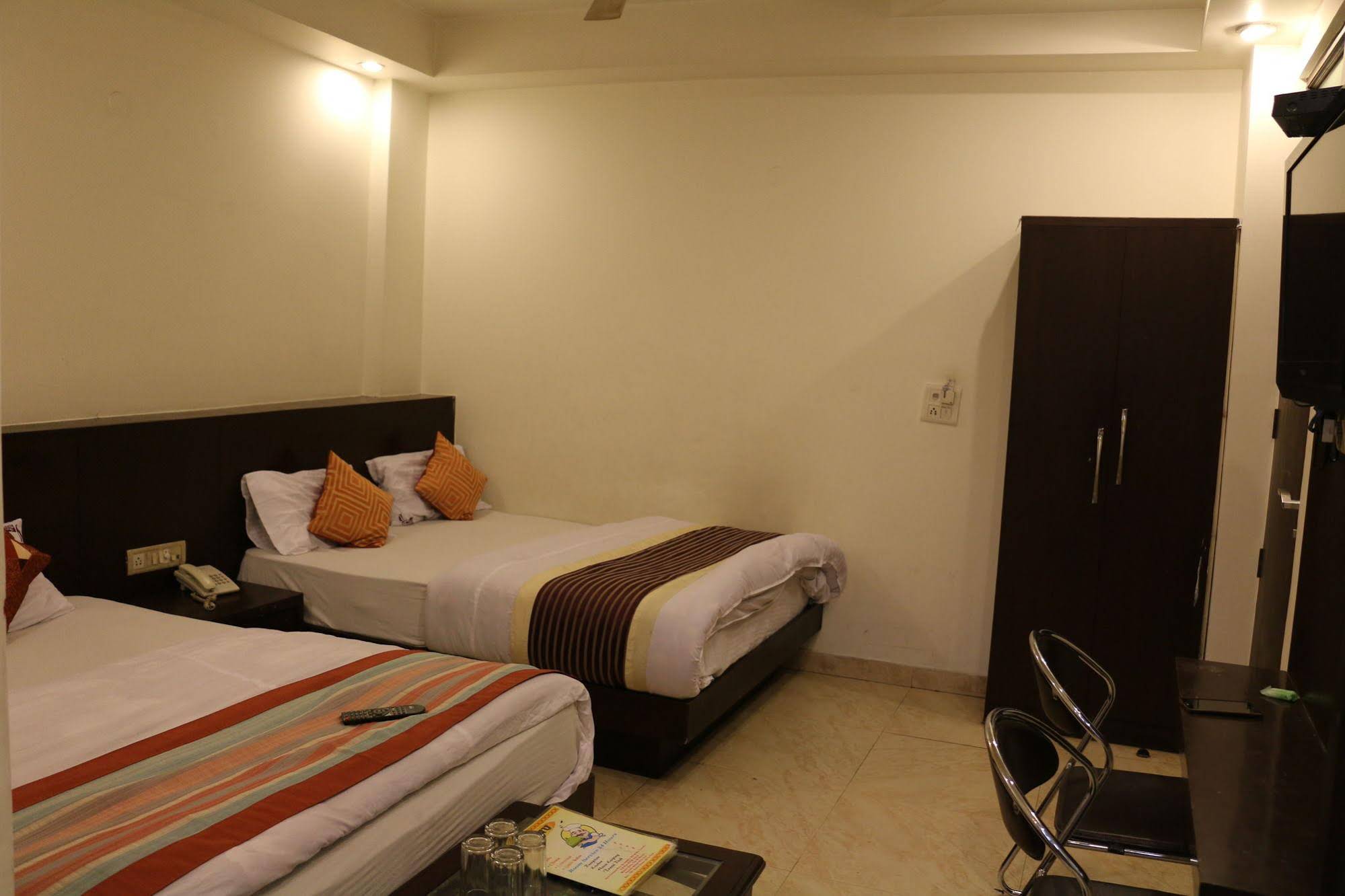 Seven Seas Inn