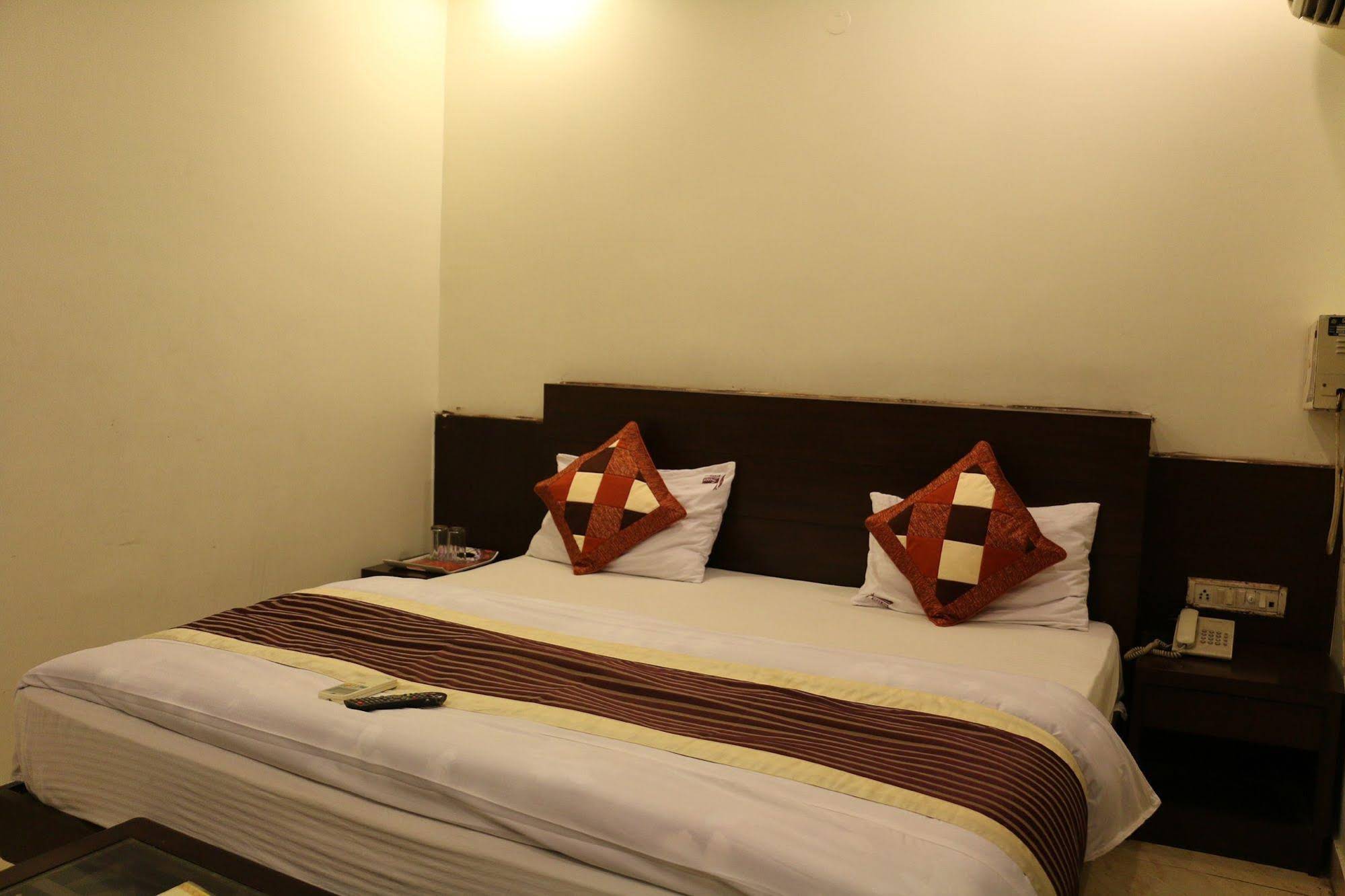 Seven Seas Inn
