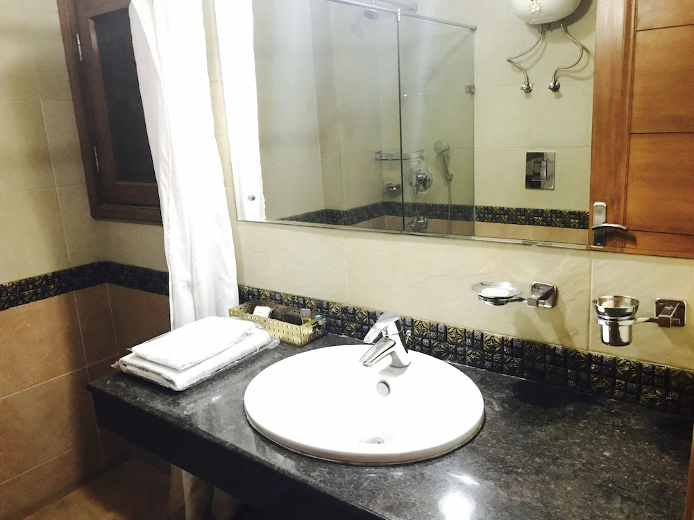 Skylink Suites & Apartments