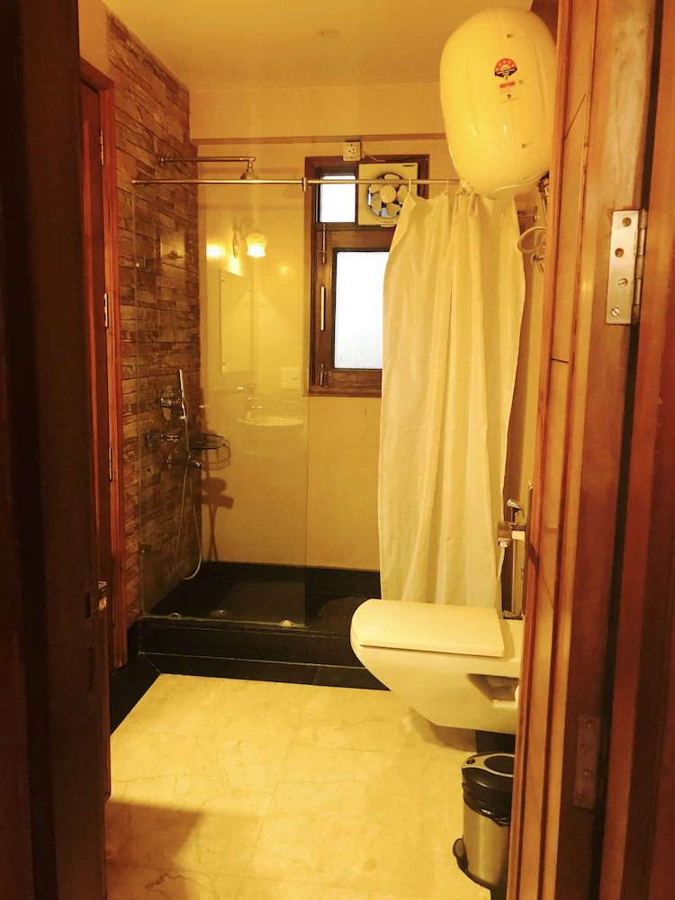 Skylink Suites & Apartments