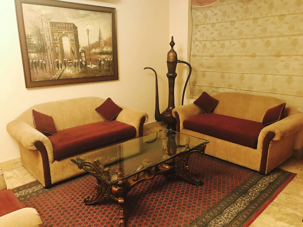 Skylink Suites & Apartments