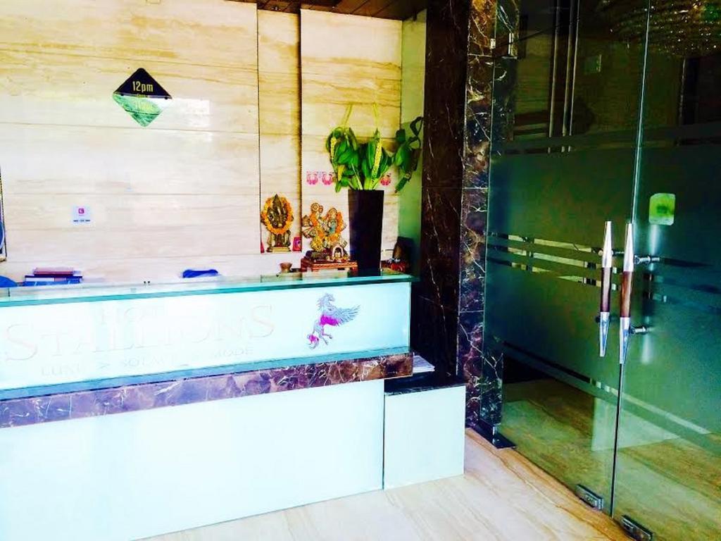 Admire Suites by FabHotel