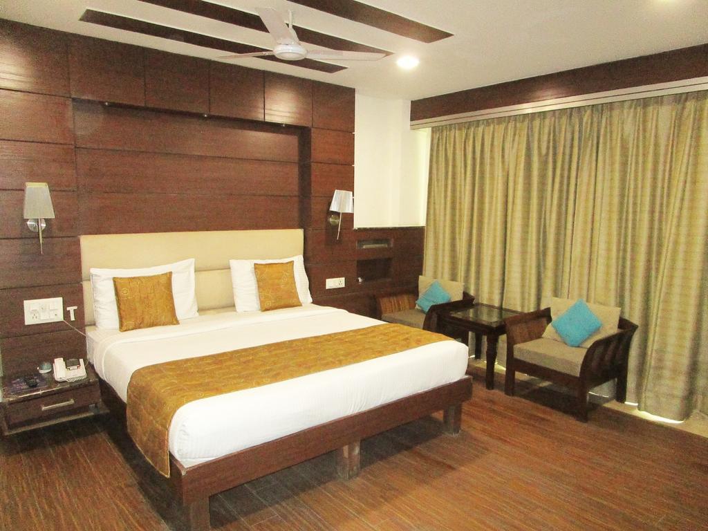 Admire Suites by FabHotel