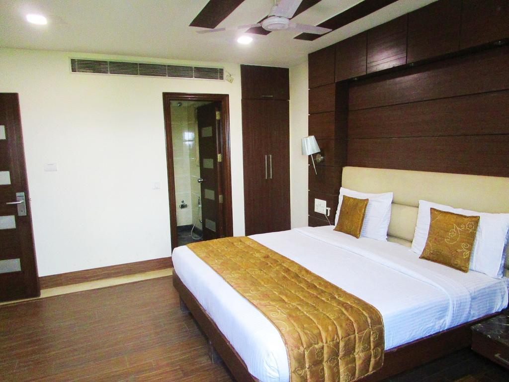 Admire Suites by FabHotel