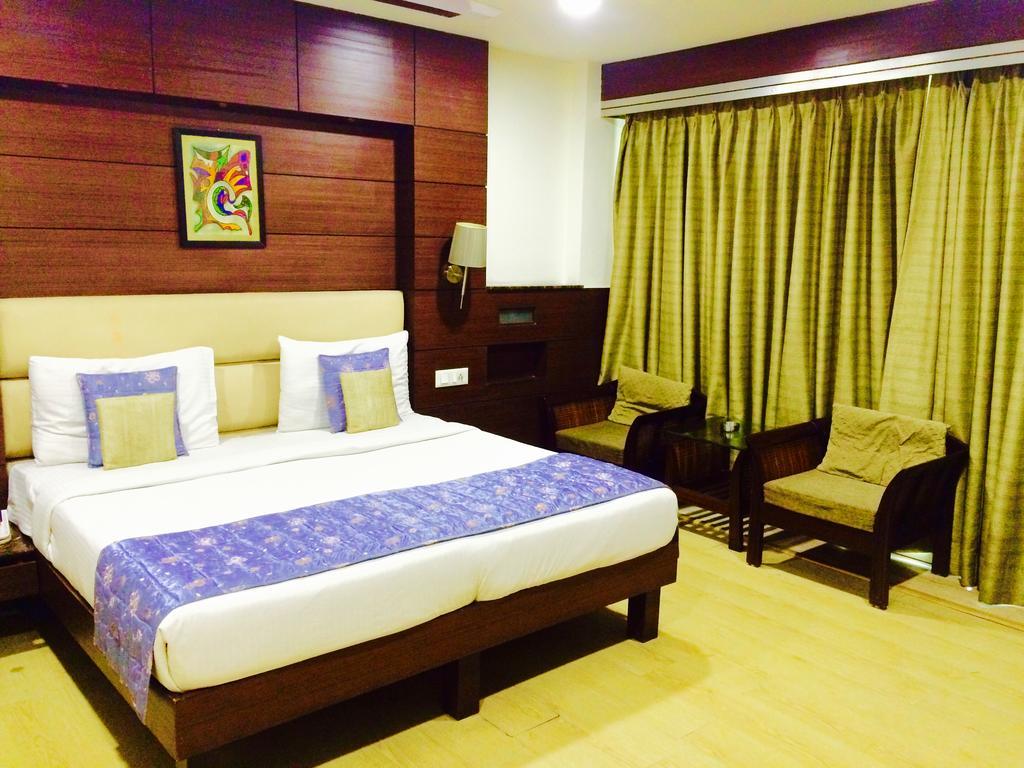 Admire Suites by FabHotel