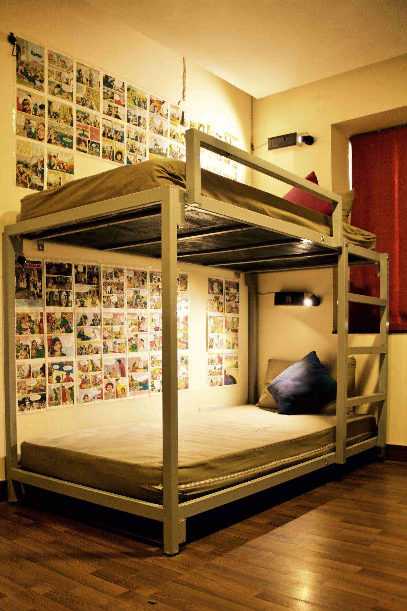 Stops Hostels- New Delhi