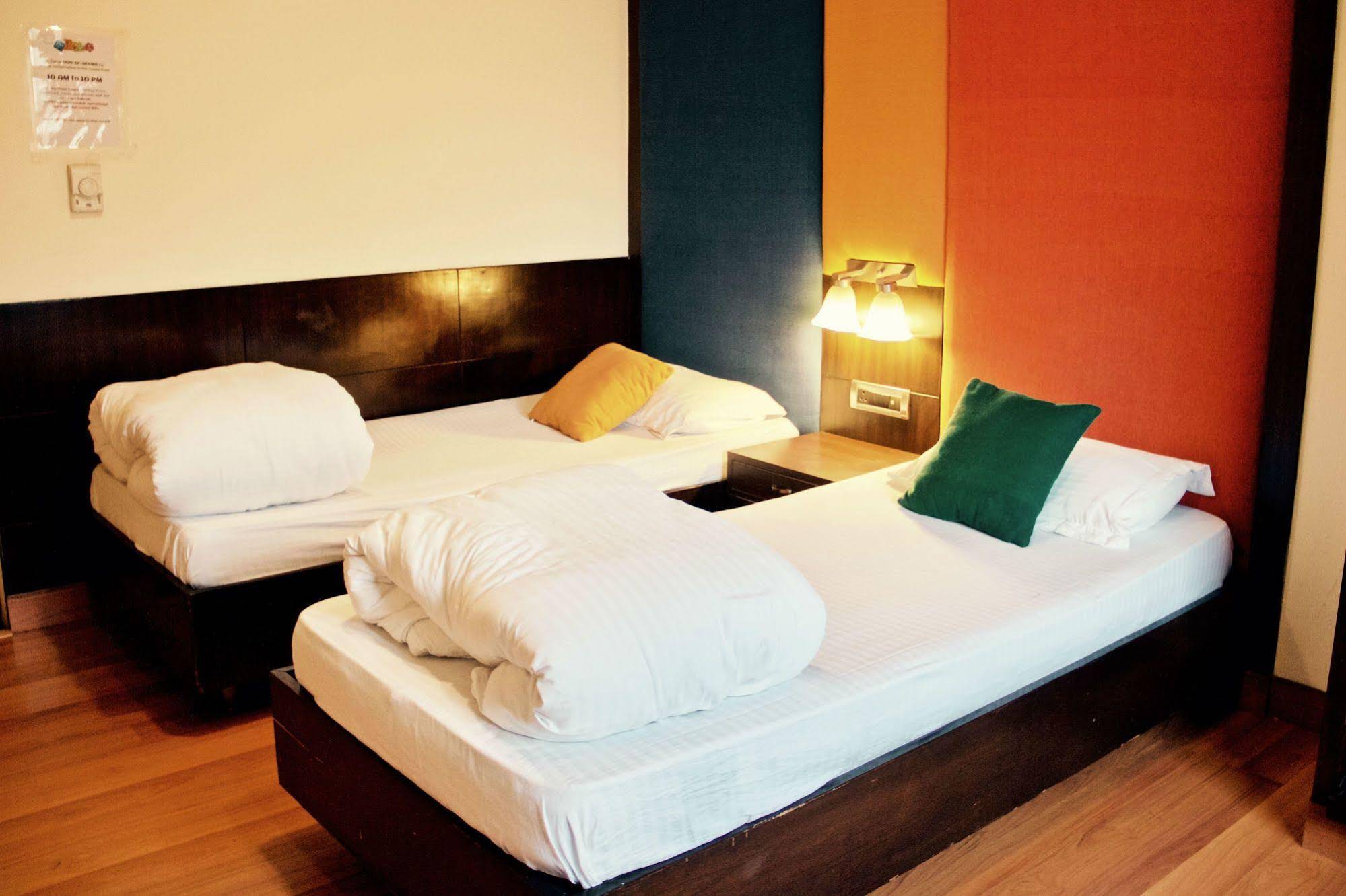 Stops Hostels- New Delhi