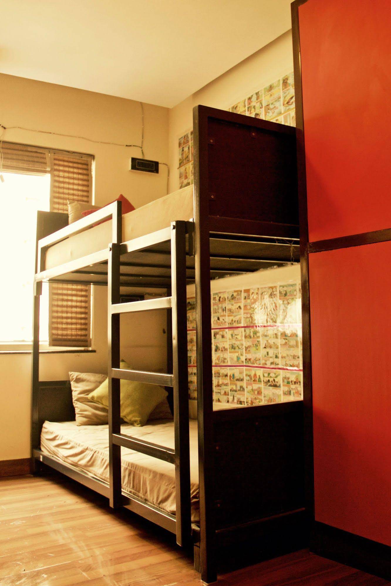Stops Hostels- New Delhi
