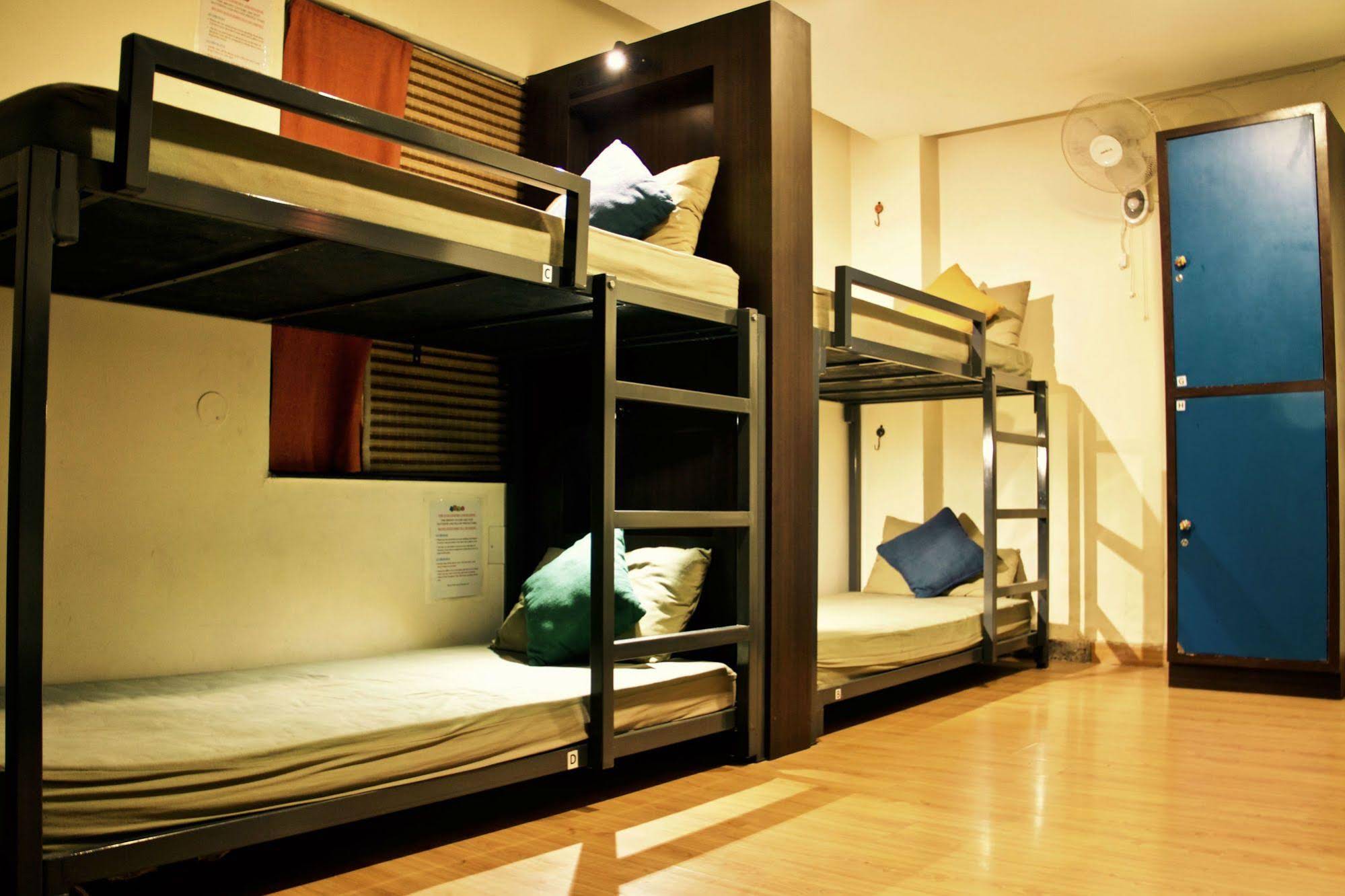 Stops Hostels- New Delhi