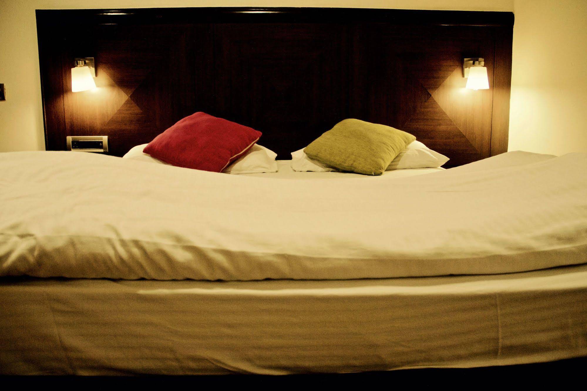 Stops Hostels- New Delhi