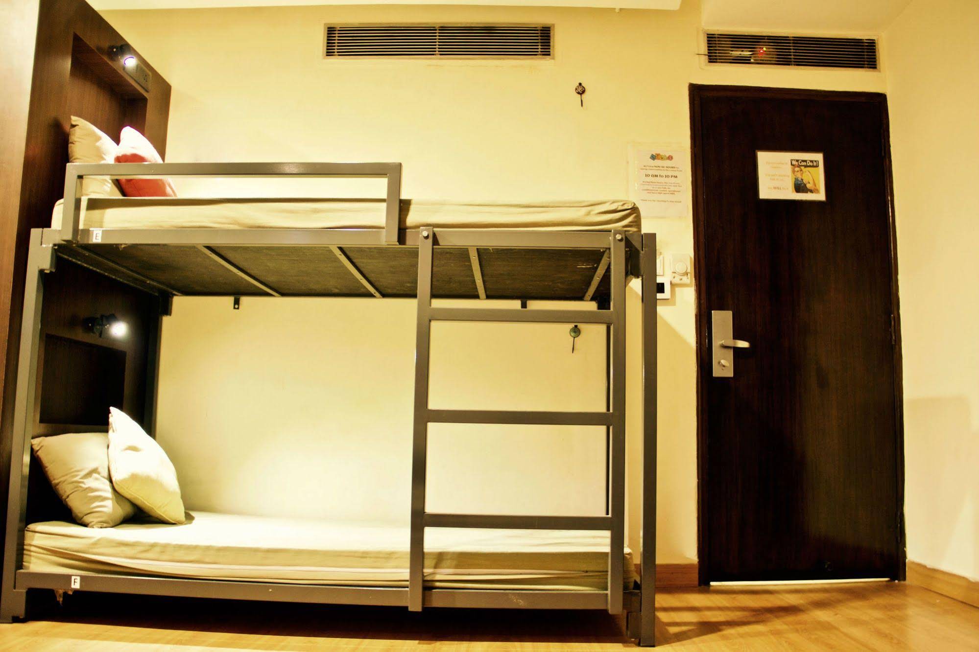 Stops Hostels- New Delhi