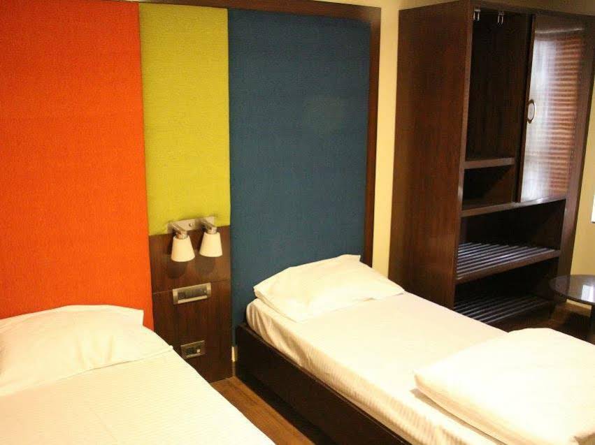 Stops Hostels- New Delhi