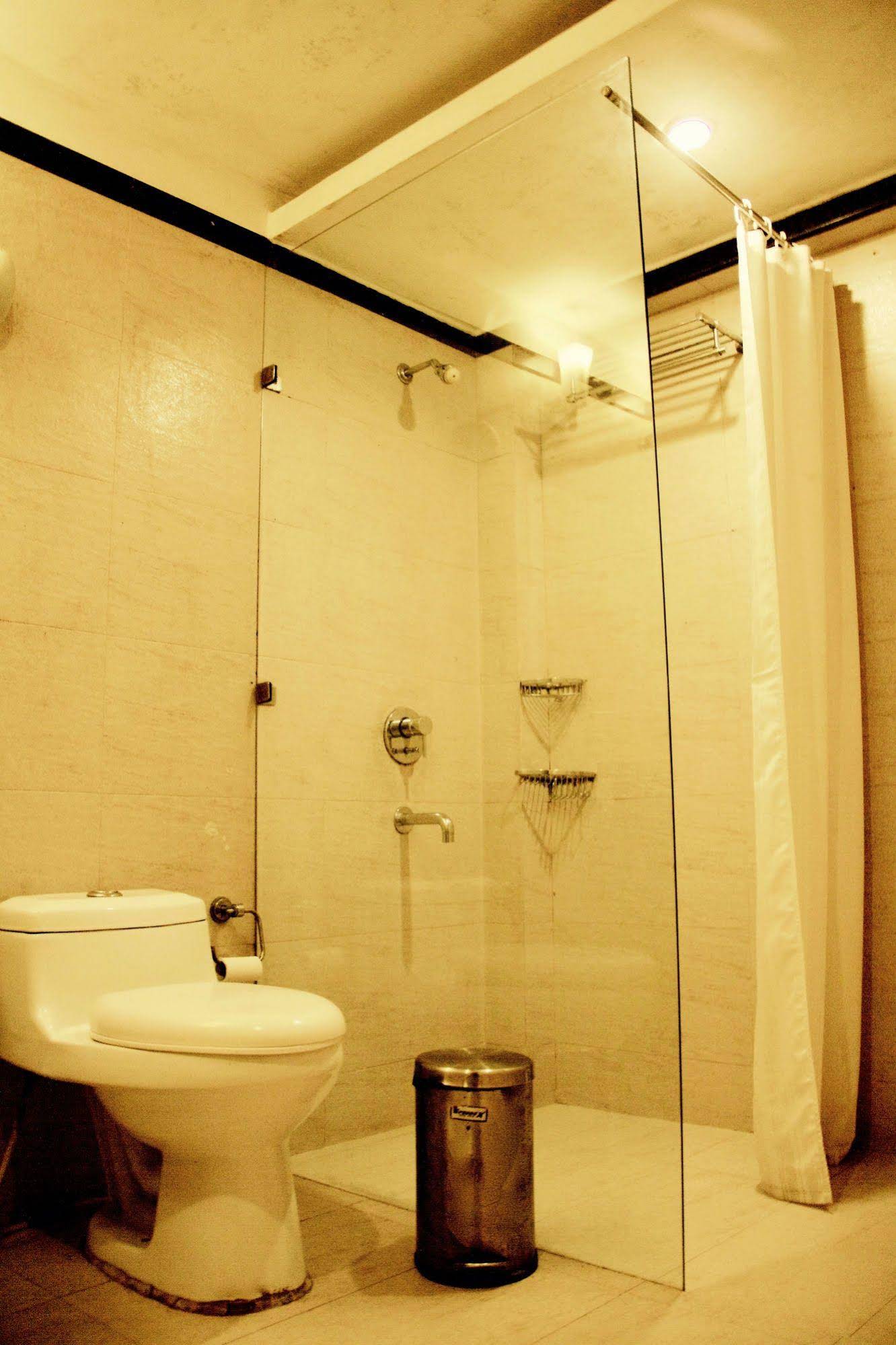 Stops Hostels- New Delhi