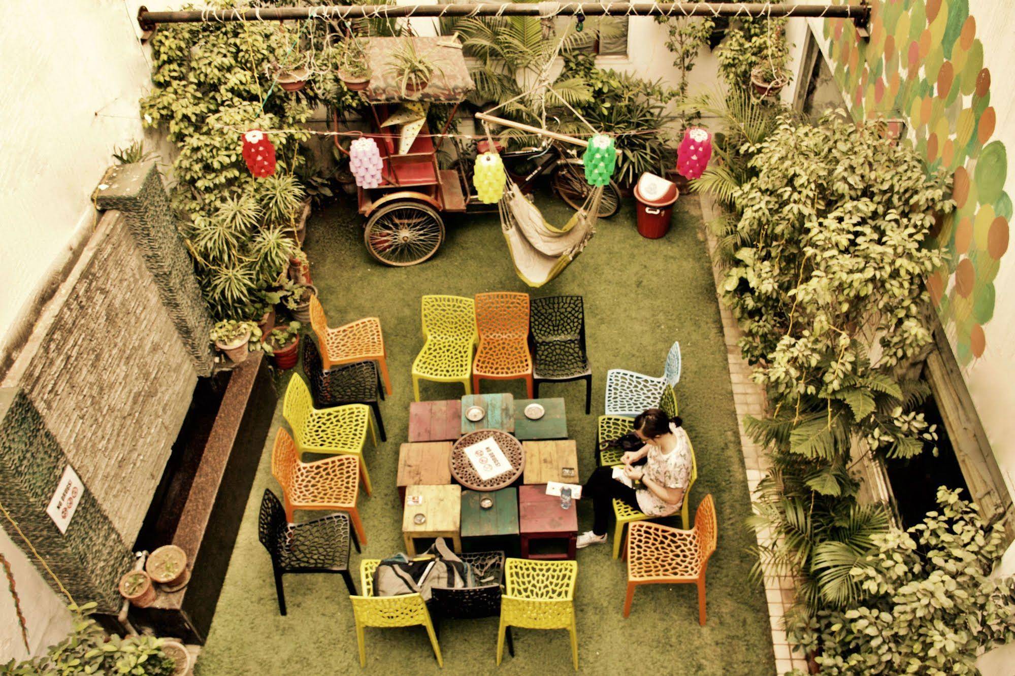 Stops Hostels- New Delhi