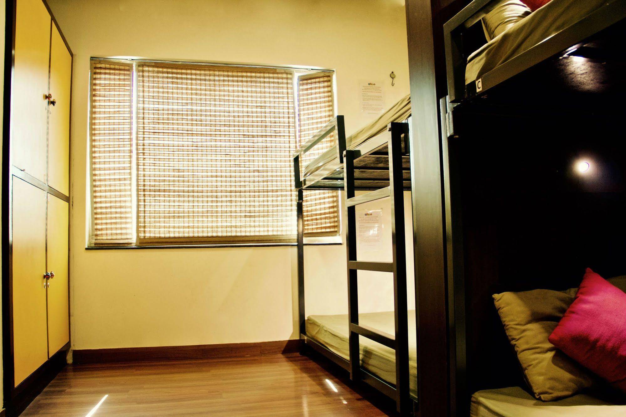 Stops Hostels- New Delhi