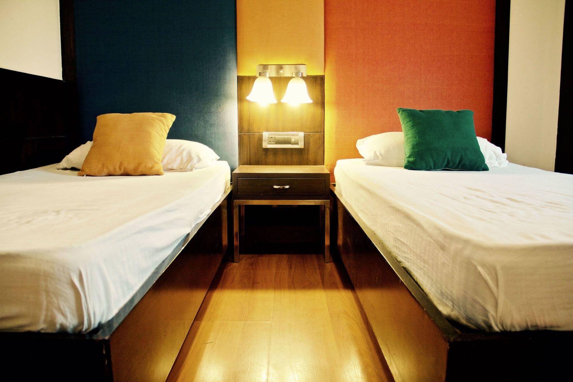 Stops Hostels- New Delhi