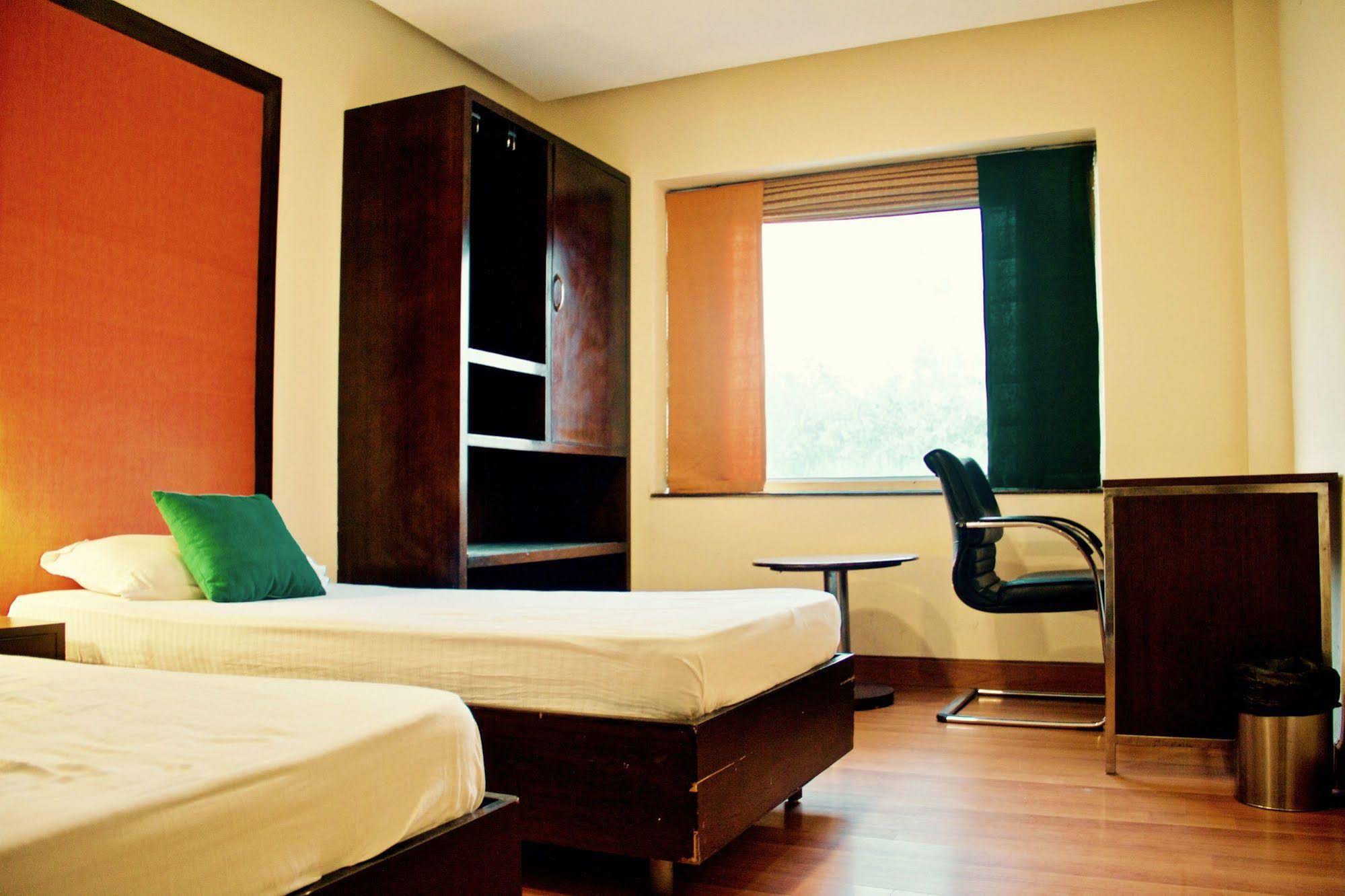 Stops Hostels- New Delhi