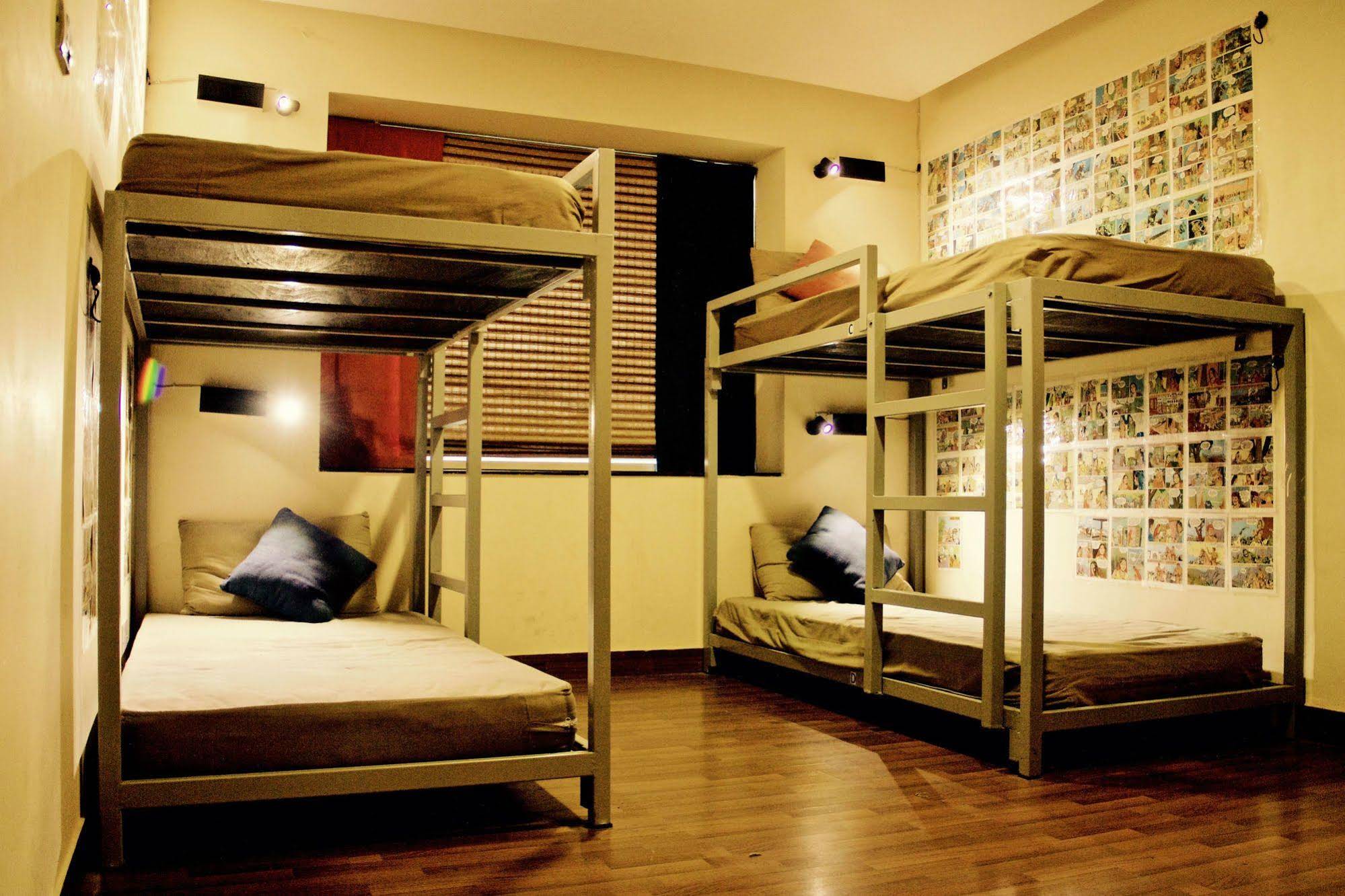 Stops Hostels- New Delhi