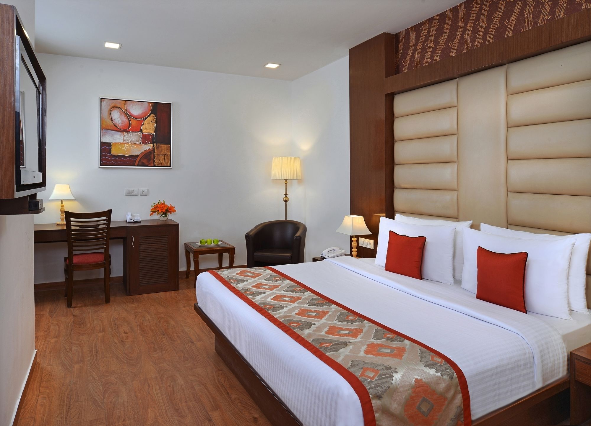 Taurus Sarovar Portico