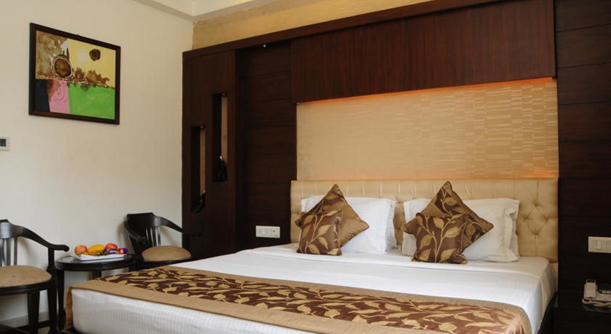 The Pearl Hotel Delhi