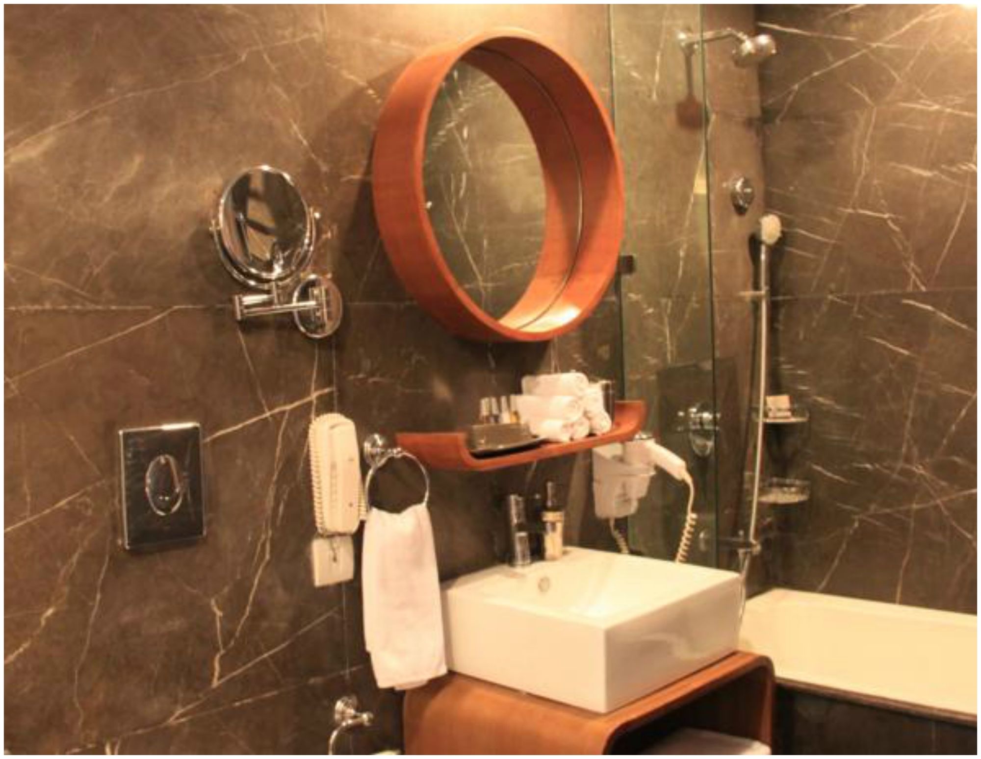 Udman Hotel Panchshila Park