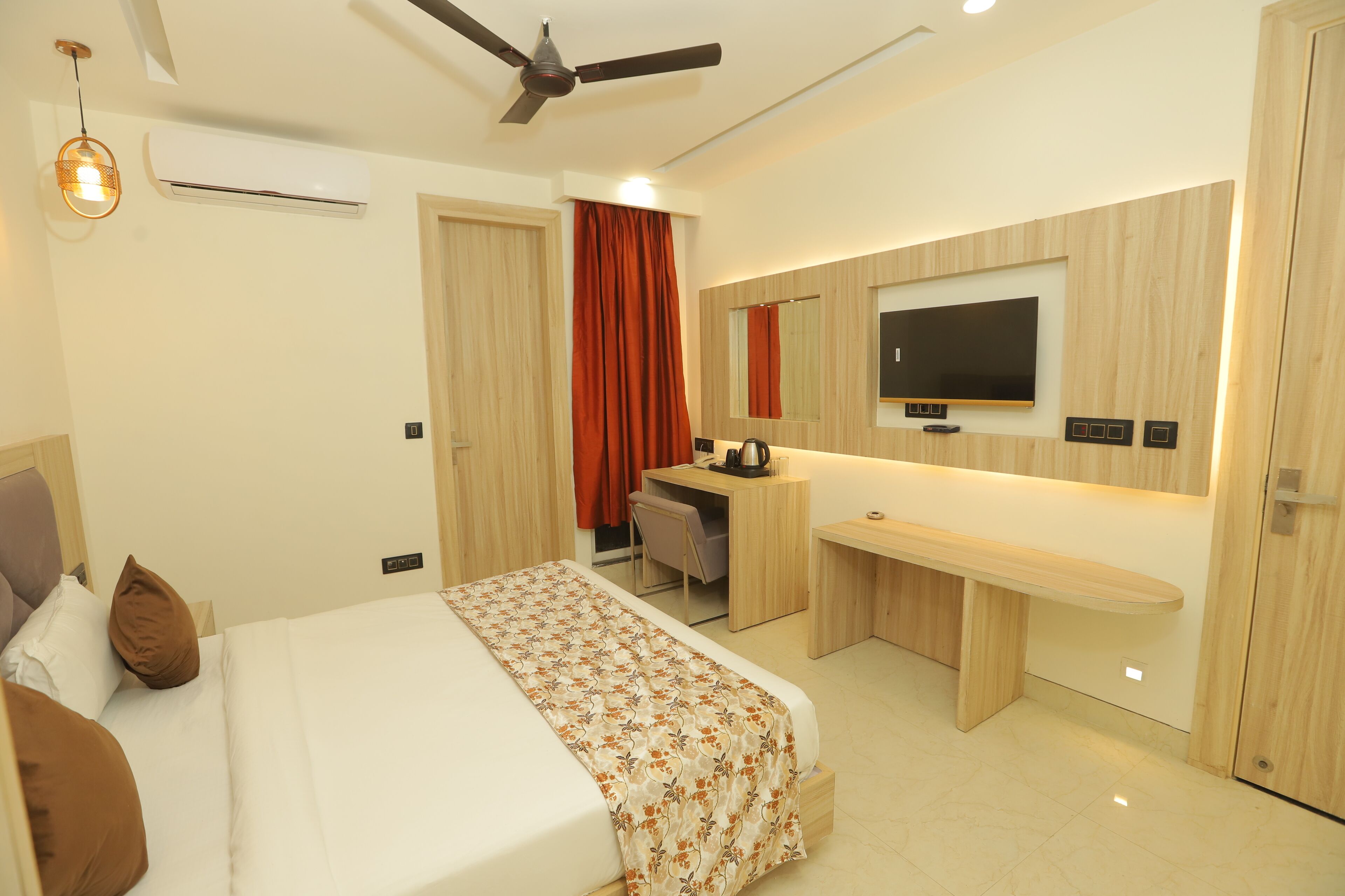 Zed Hotel
