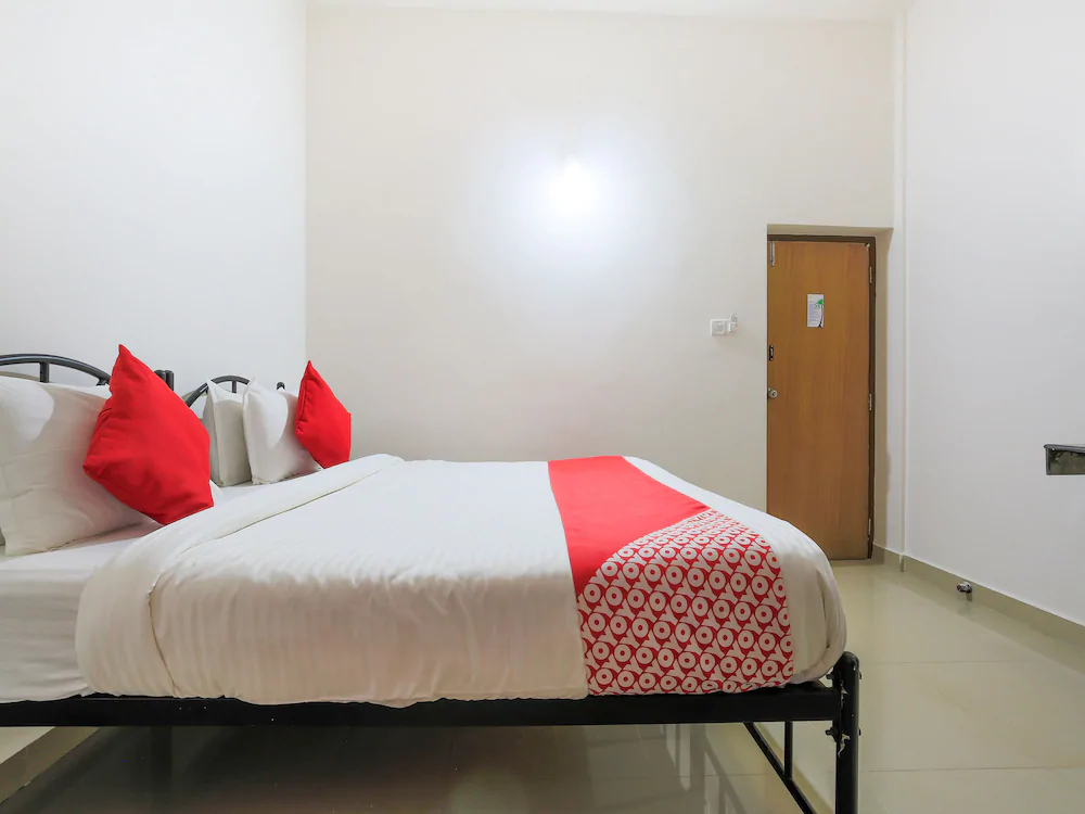 Hotel Irize Emerald by OYO Rooms