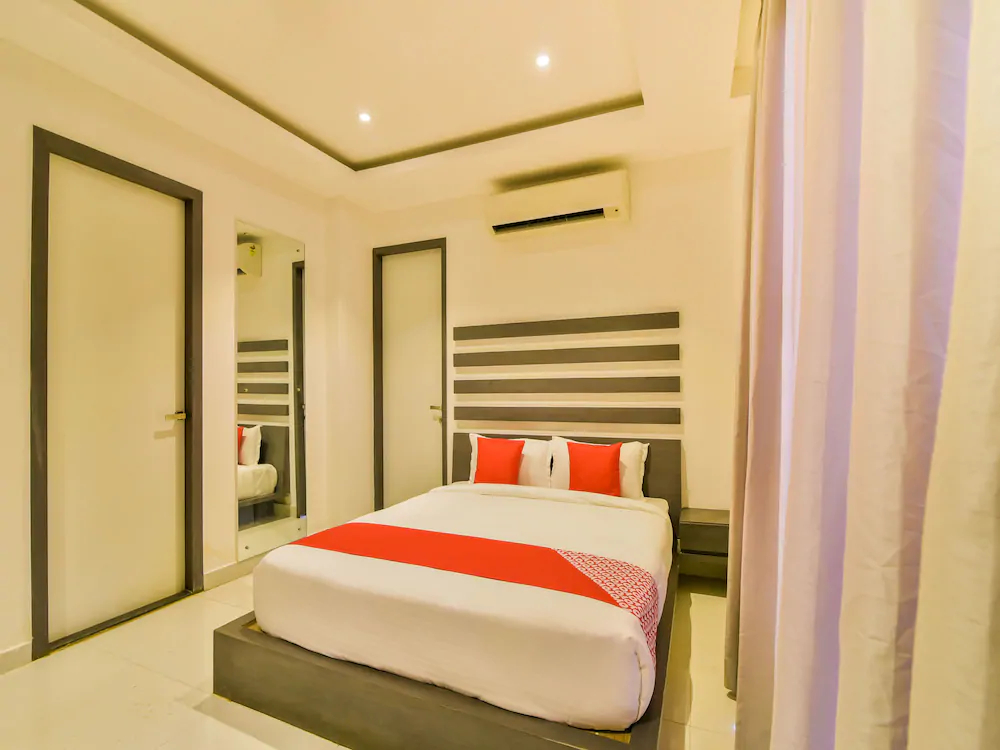 OYO 14676 Flagship Baga Alchemy Creek